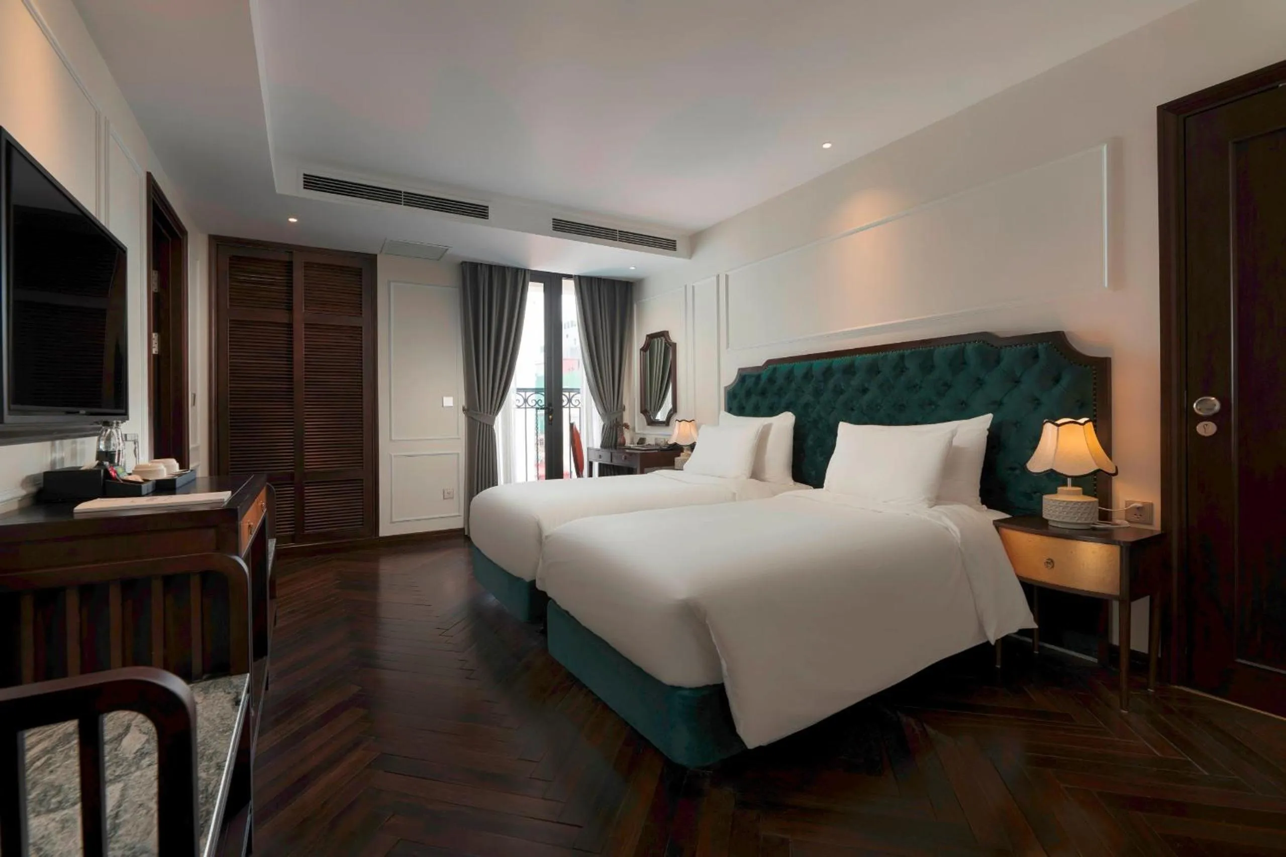 Bedroom, Bed in LeaH Silk Hotel