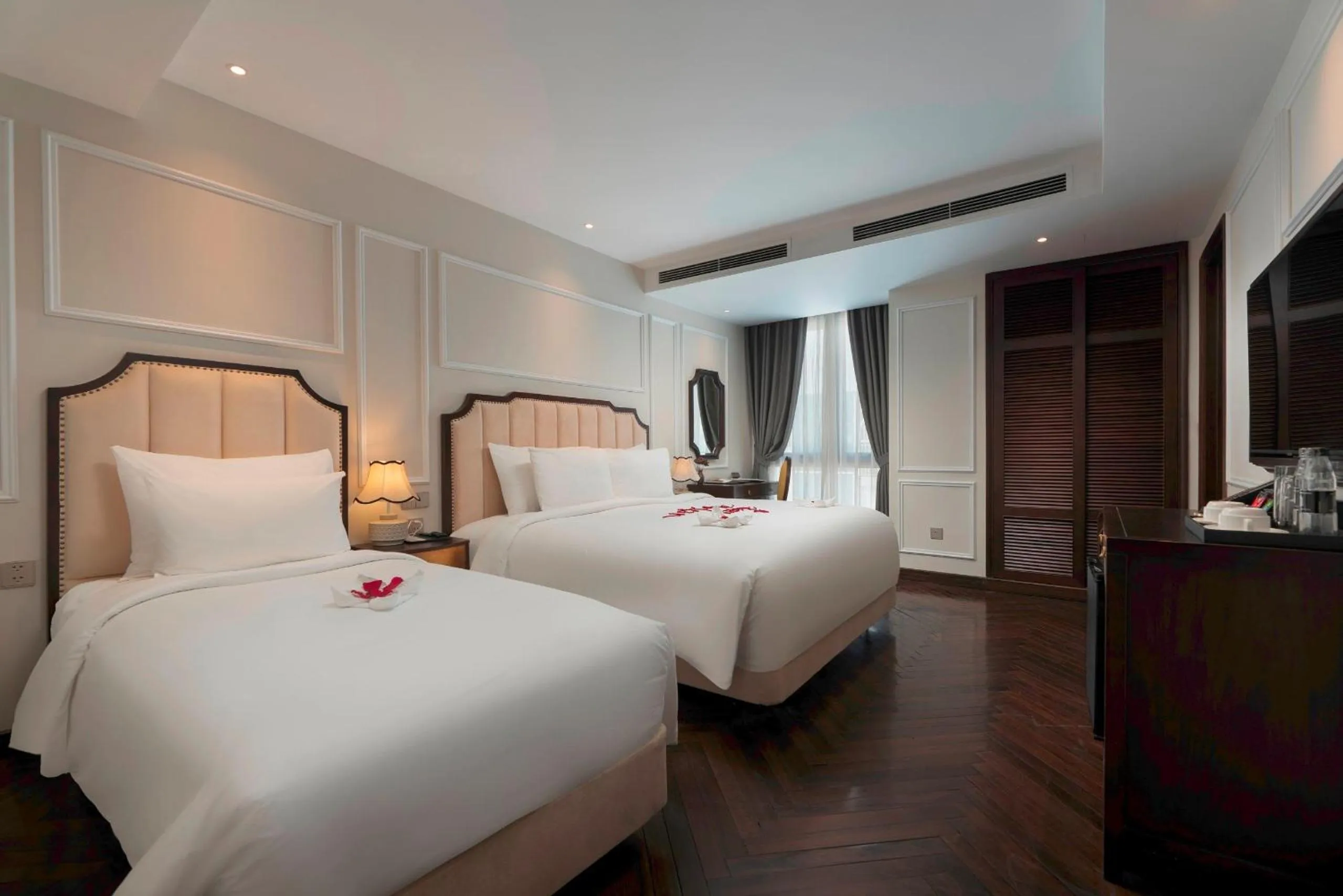 Bedroom, Bed in LeaH Silk Hotel