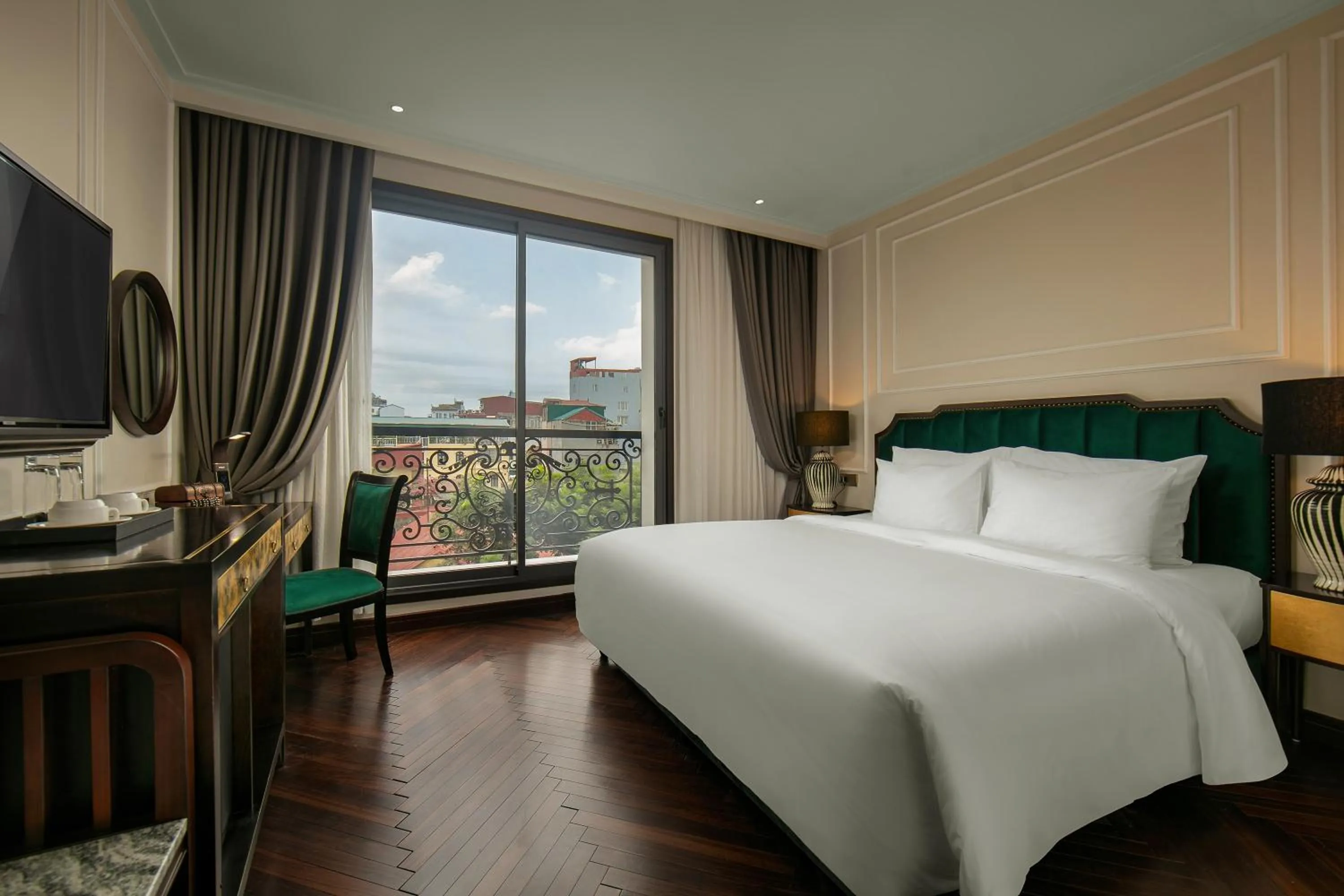 Bedroom, Bed in LeaH Silk Hotel