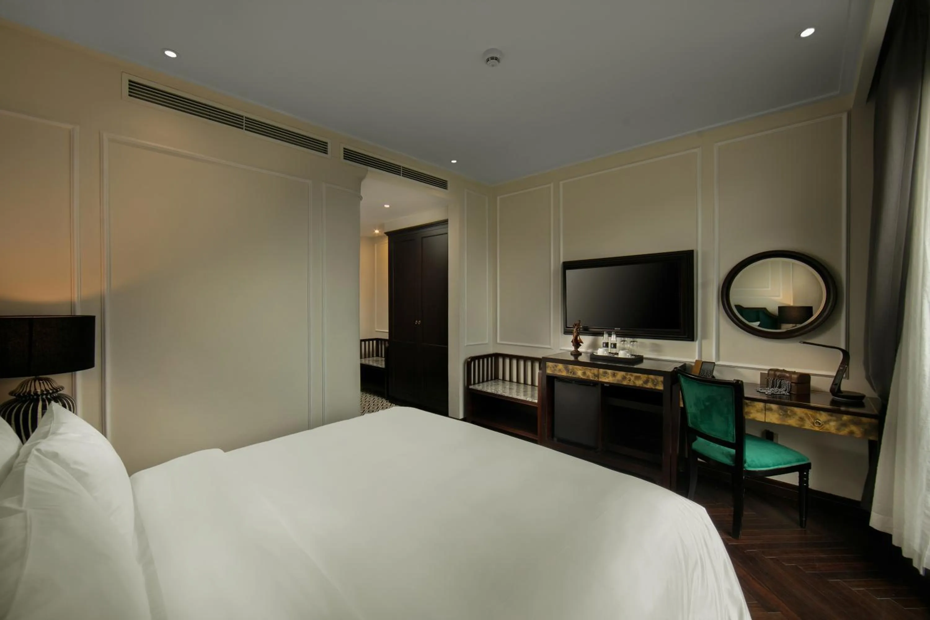 Bedroom, Bed in LeaH Silk Hotel