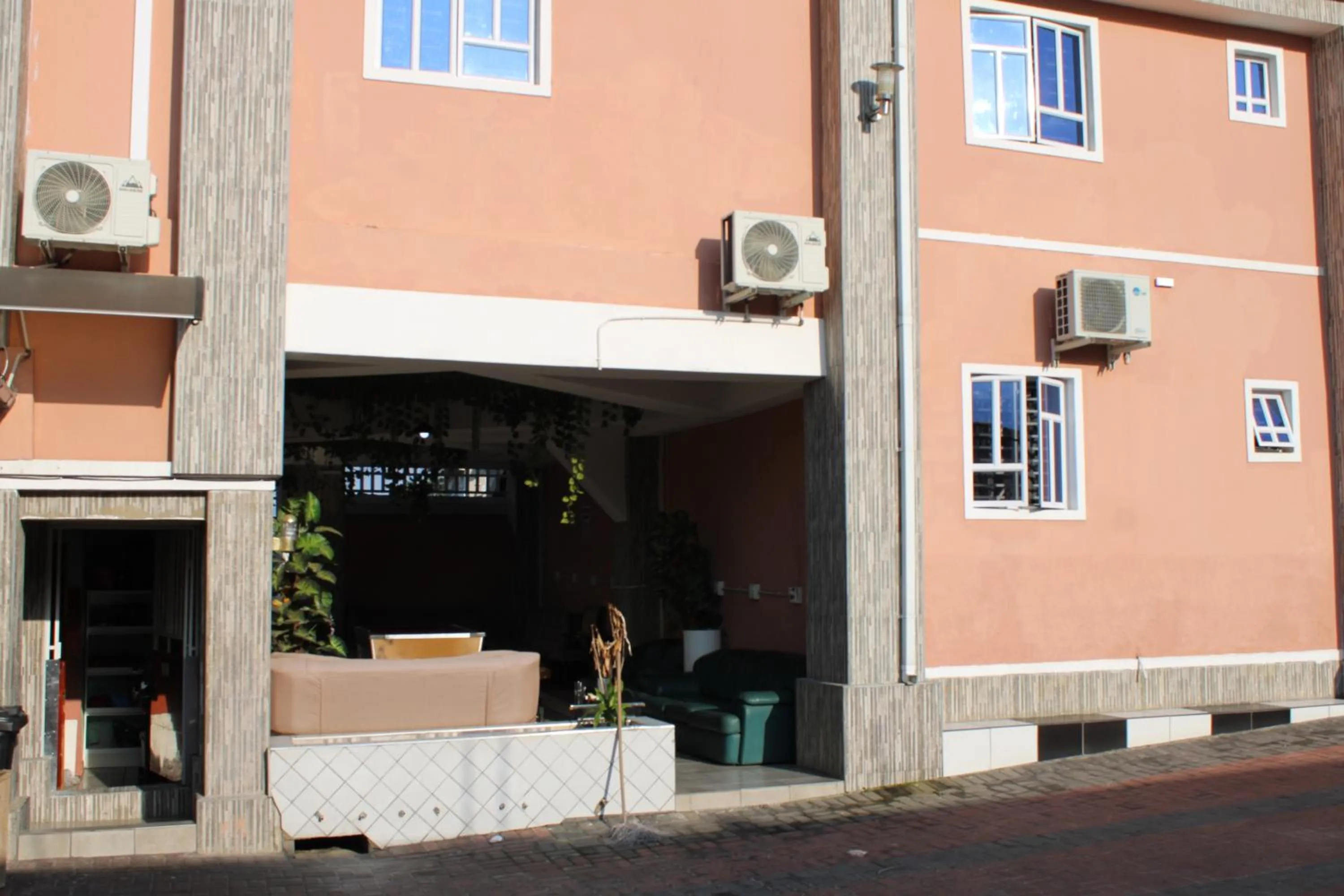 Property building in Gold Crown International Hotel Johannesburg