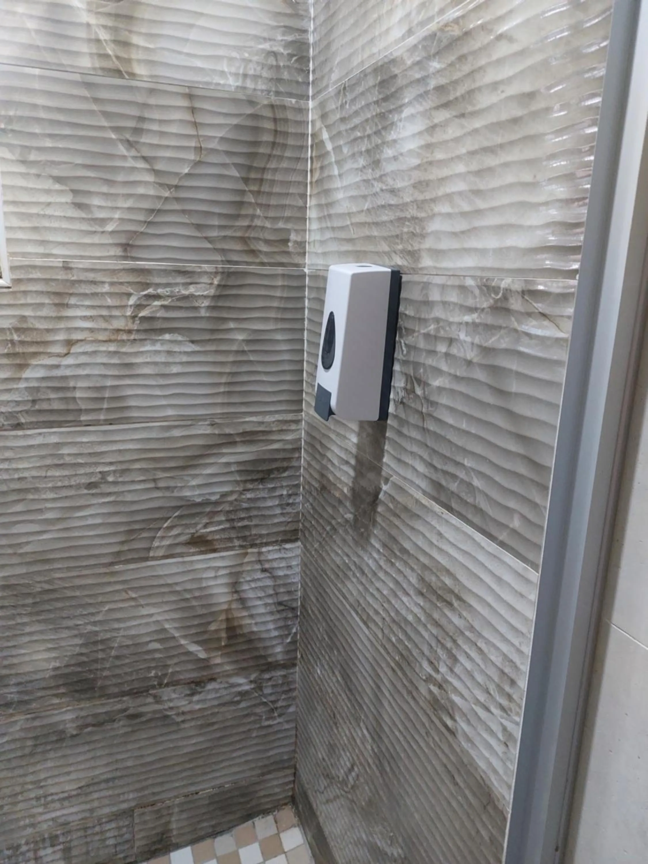 Shower in Gold Crown International Hotel Johannesburg