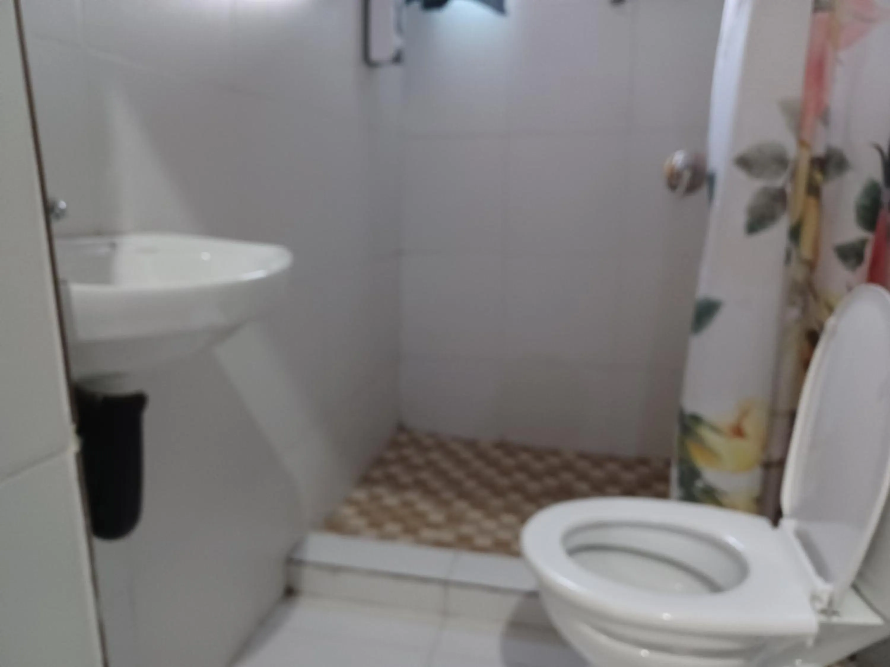 Toilet in Gold Crown International Hotel Johannesburg