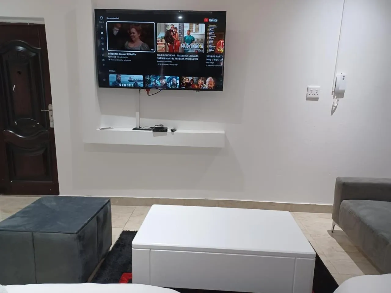 Communal lounge/ TV room in Gold Crown International Hotel Johannesburg