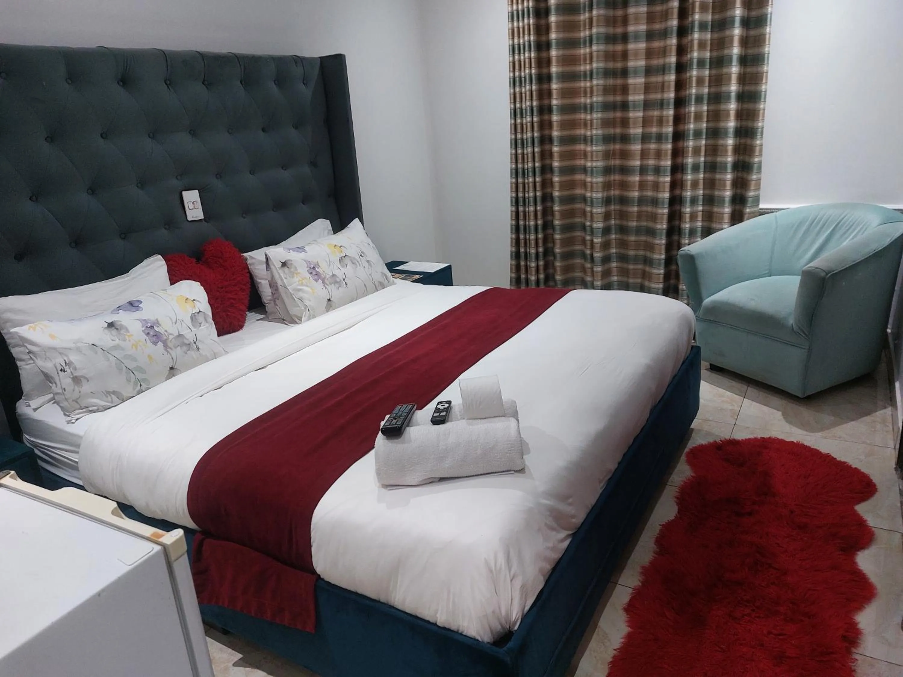 Bed in Gold Crown International Hotel Johannesburg