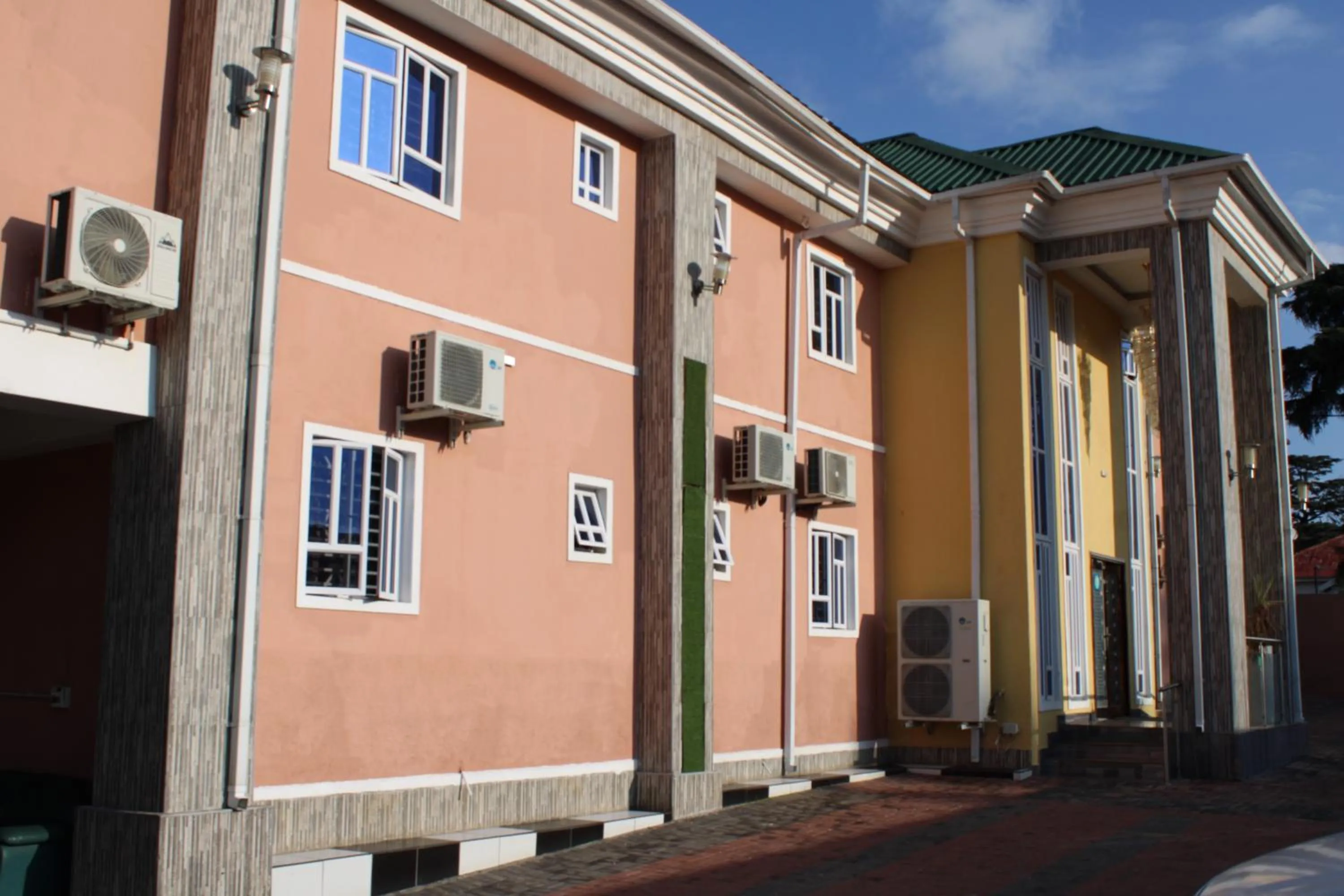 Property building in Gold Crown International Hotel Johannesburg