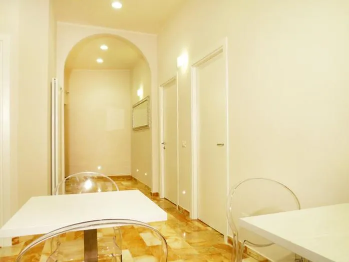 Restaurant/places to eat in Manila Inn