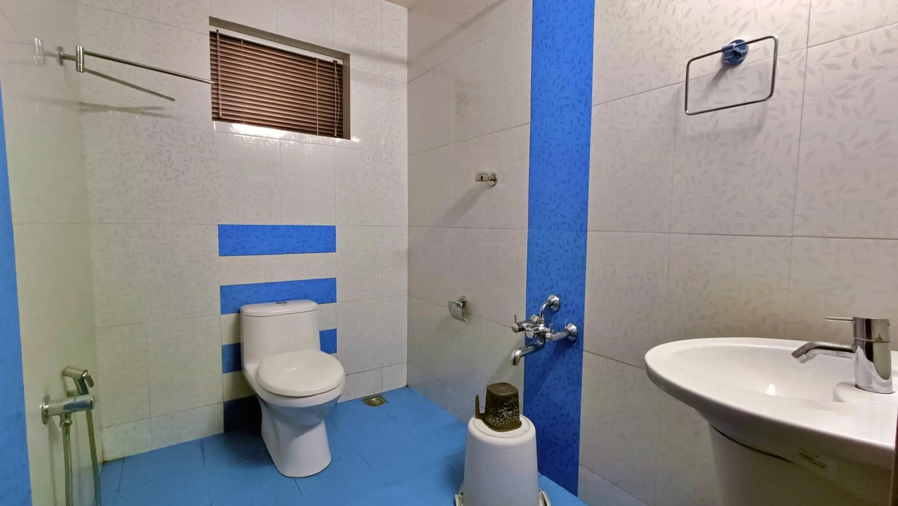 Toilet in Adrak Mountain Mist Forest Resort