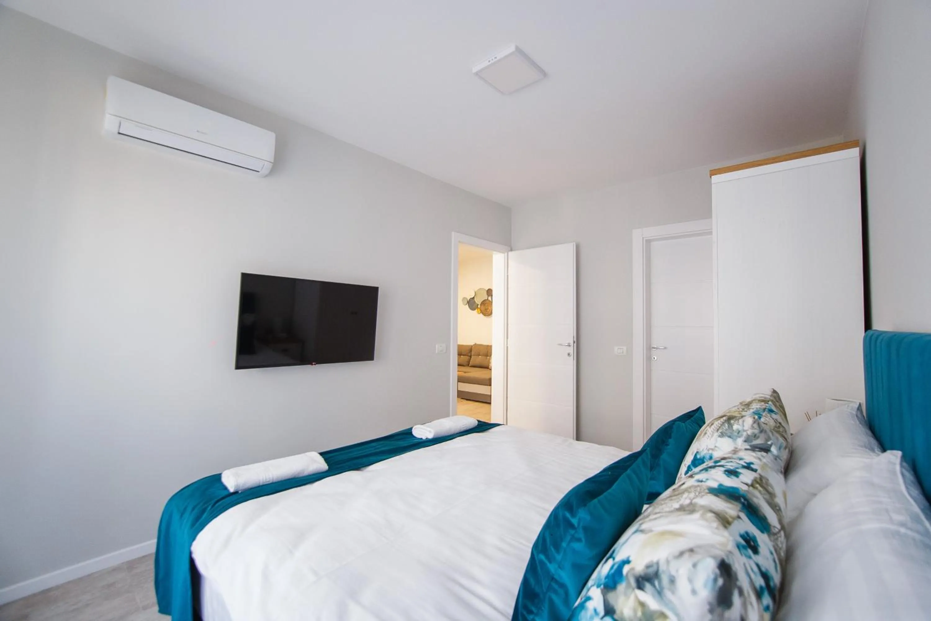 Bed in Retreat to a Stylish Home at West Residence