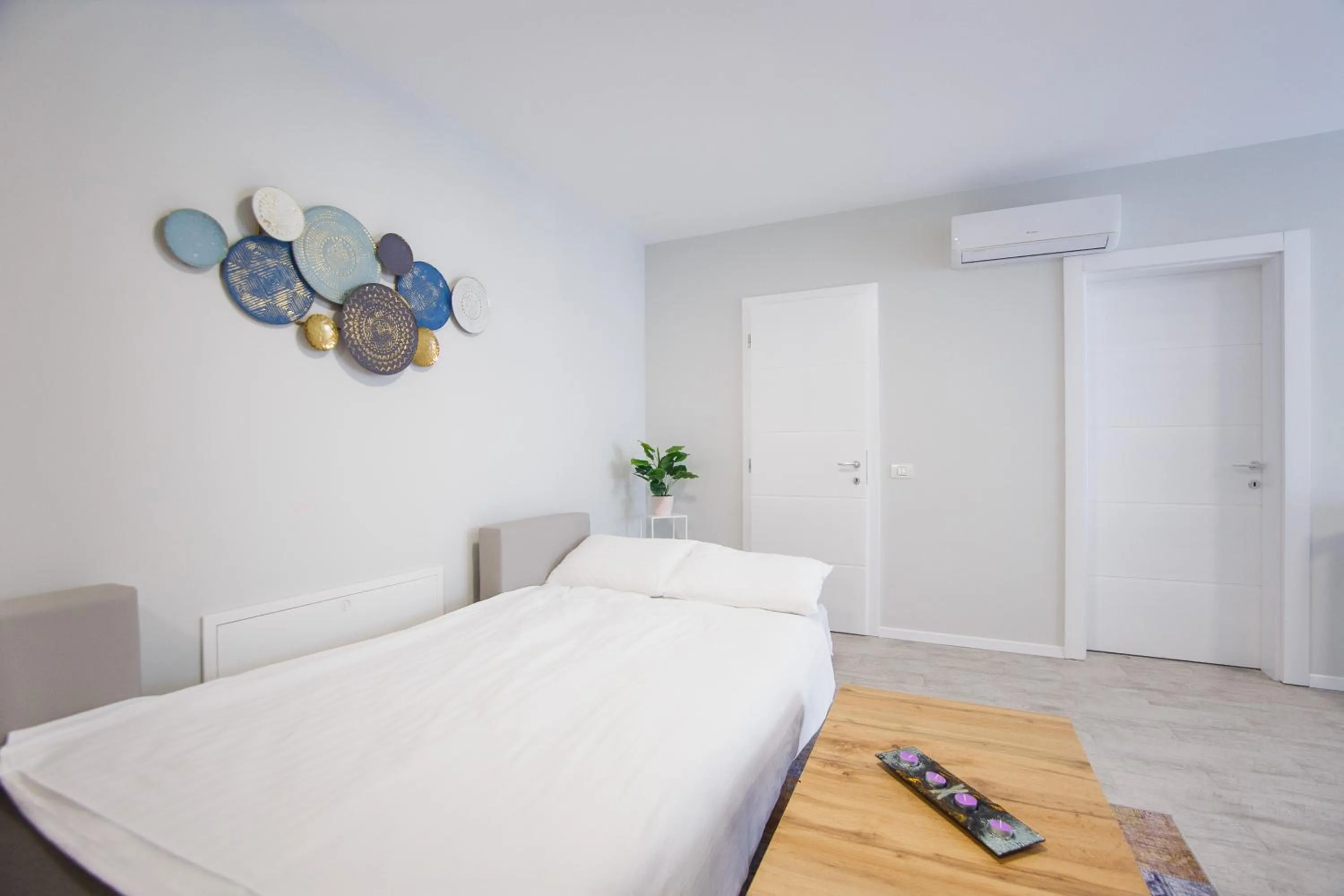 Bed in Retreat to a Stylish Home at West Residence