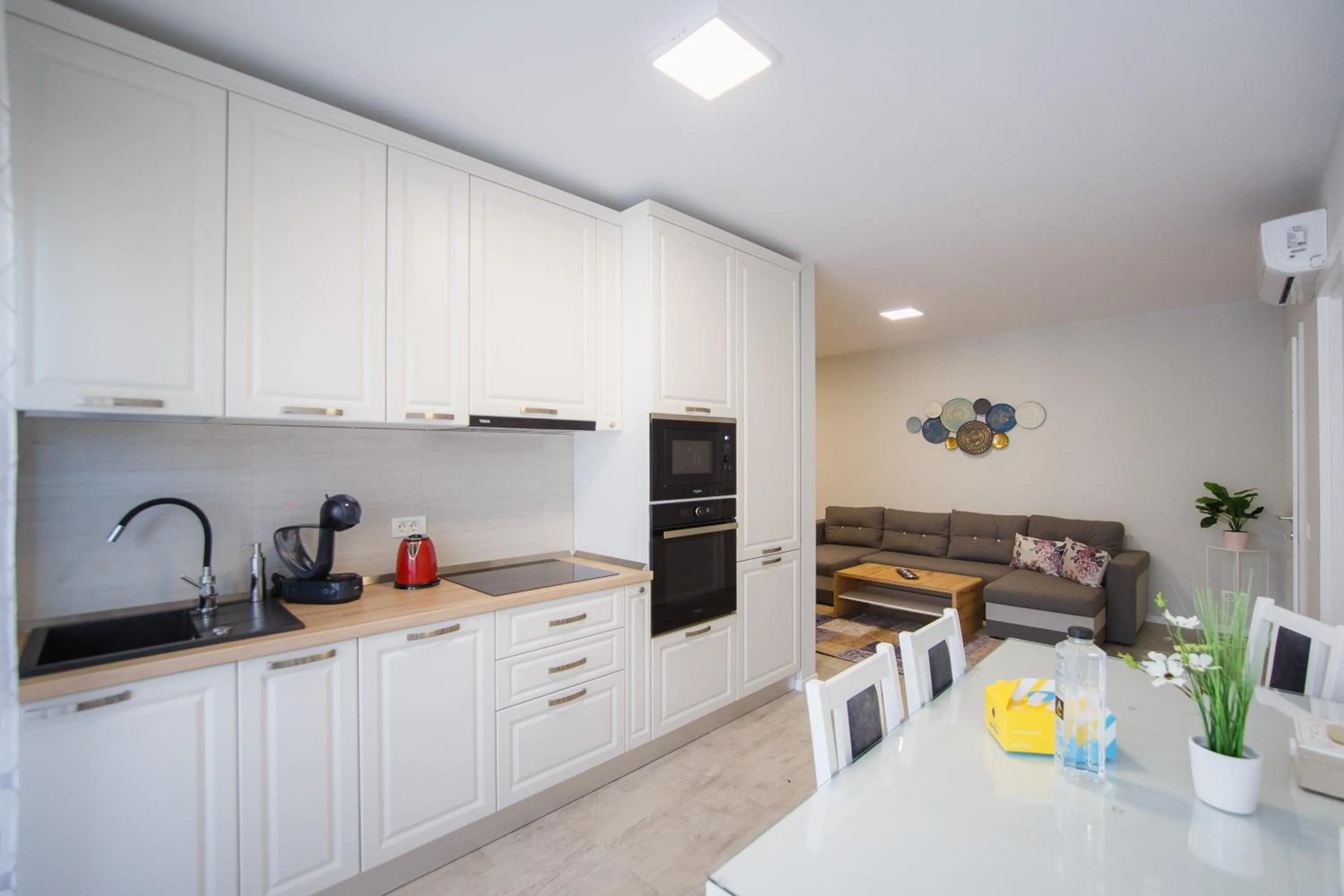 Kitchen or kitchenette in Retreat to a Stylish Home at West Residence