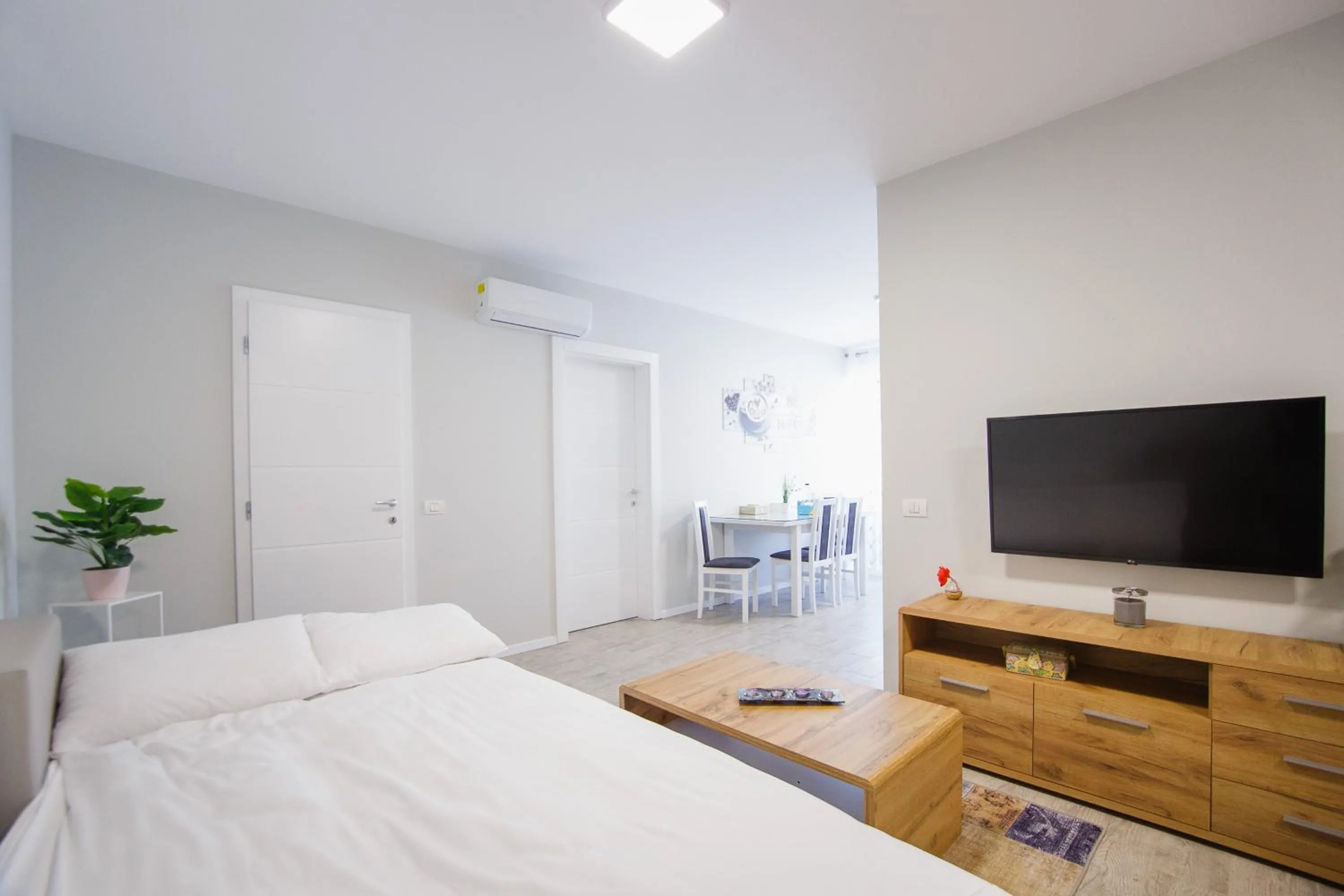Bed in Retreat to a Stylish Home at West Residence