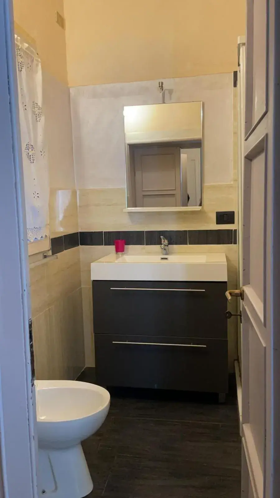 Single Room in Homelink Firenze - The Key Single Room in Homelink Firenze - The Key