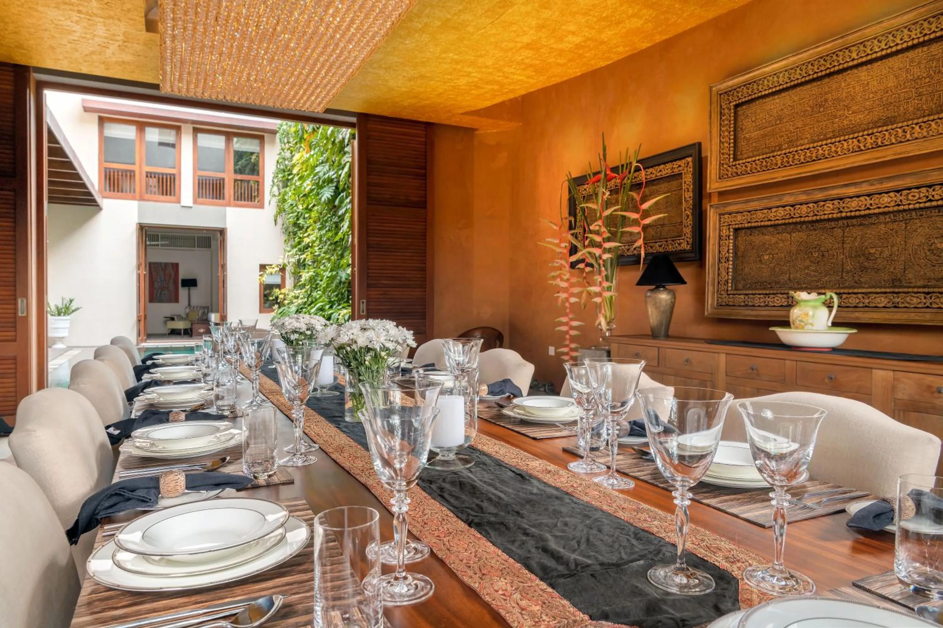 Dining area in Ishq Colombo