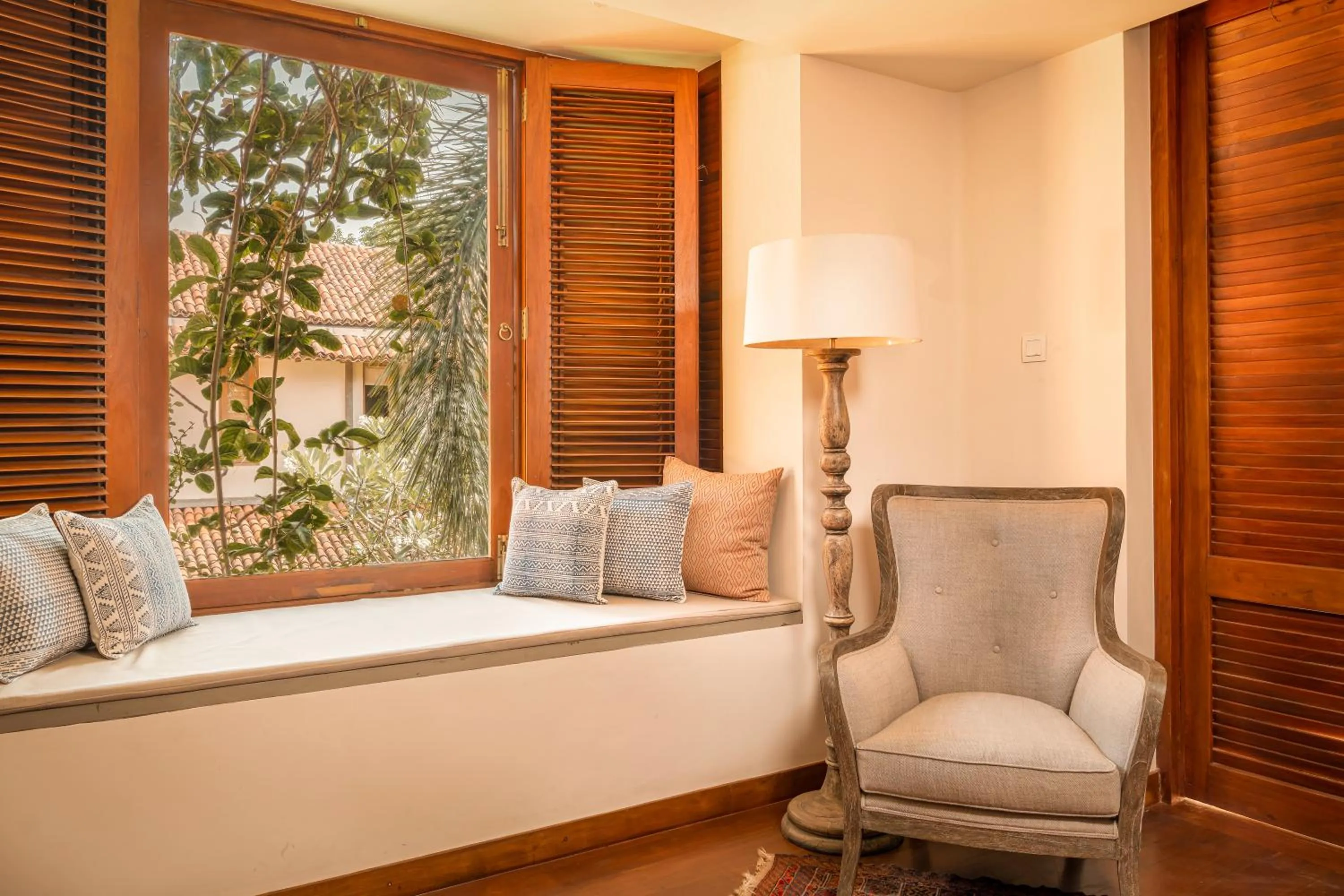 Bathroom, Bed in Ishq Colombo