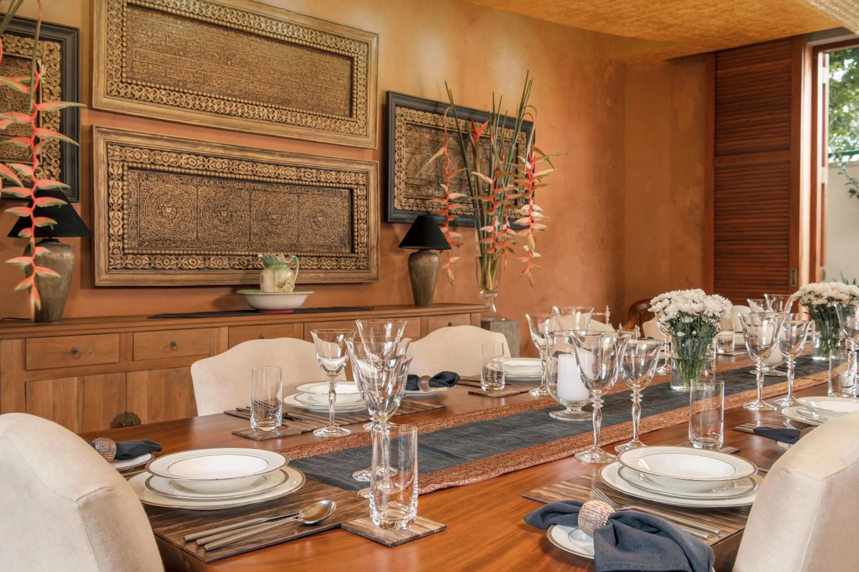 Dining area in Ishq Colombo