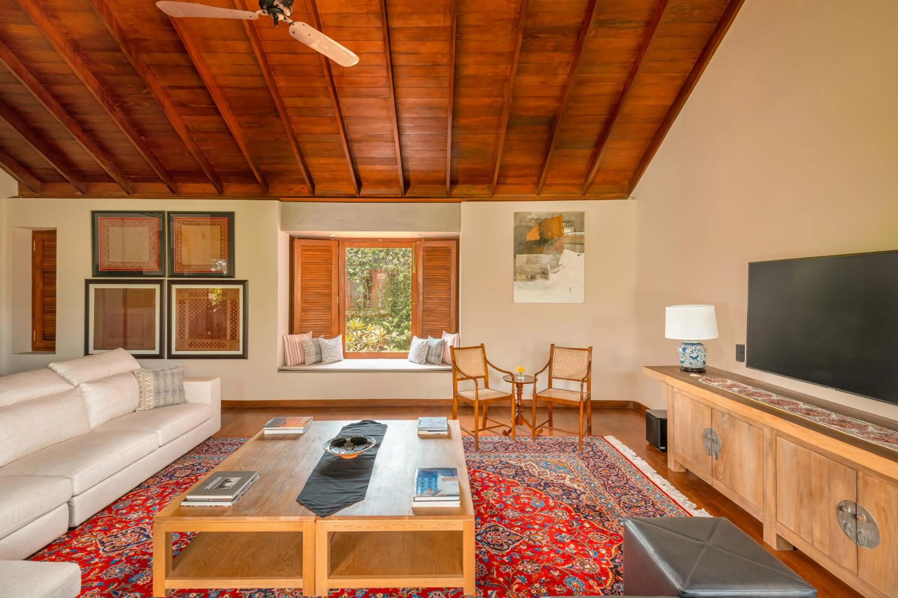 TV and multimedia in Ishq Colombo