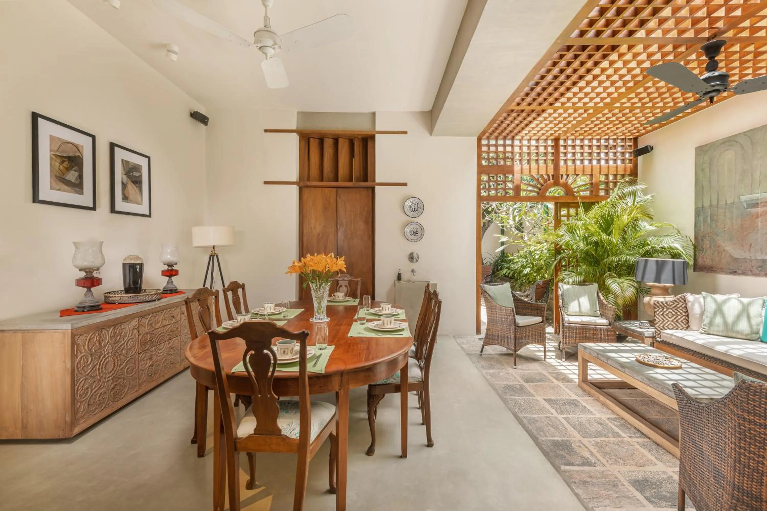 Dining area in Ishq Colombo