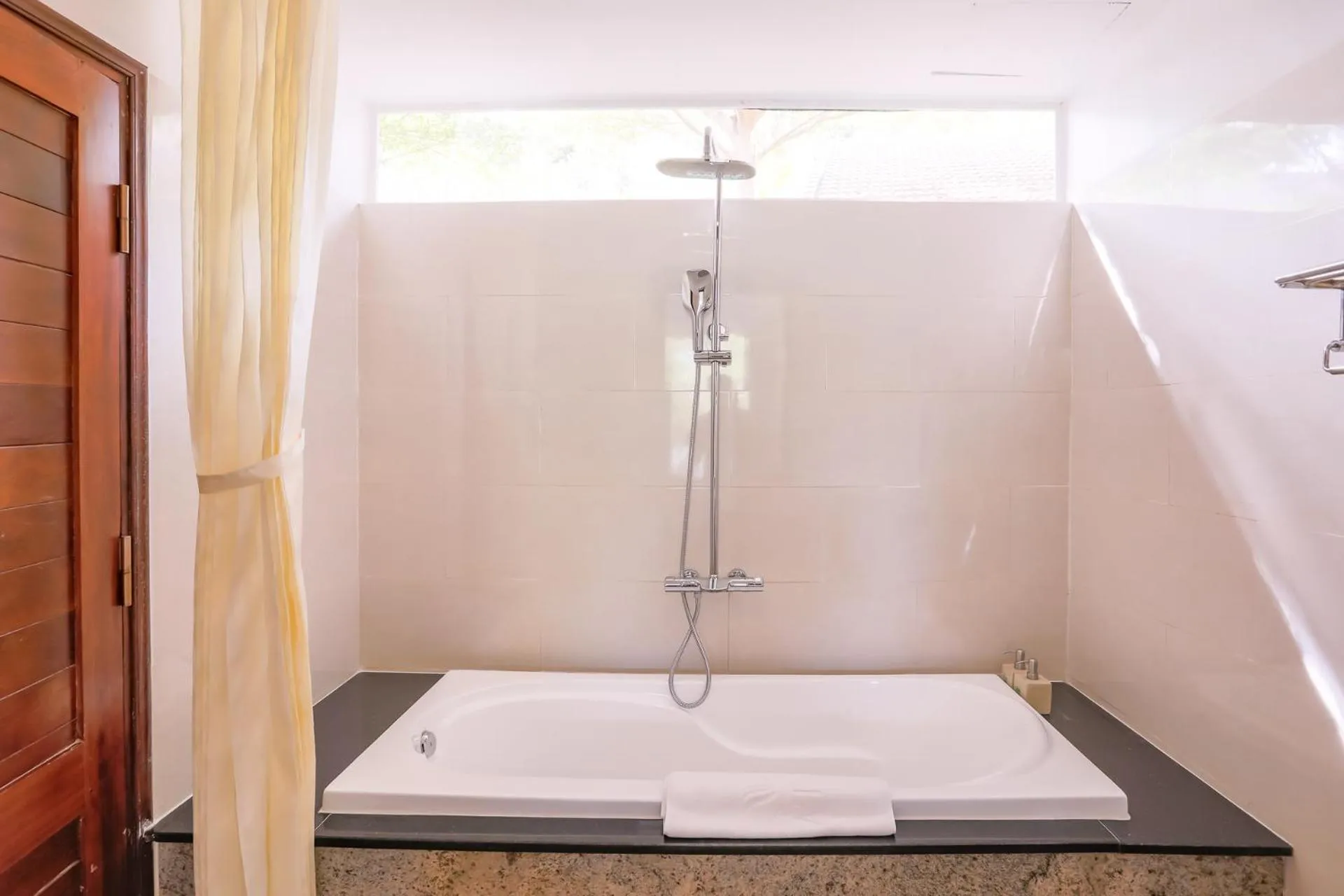 Bath in Santa Garden Resort