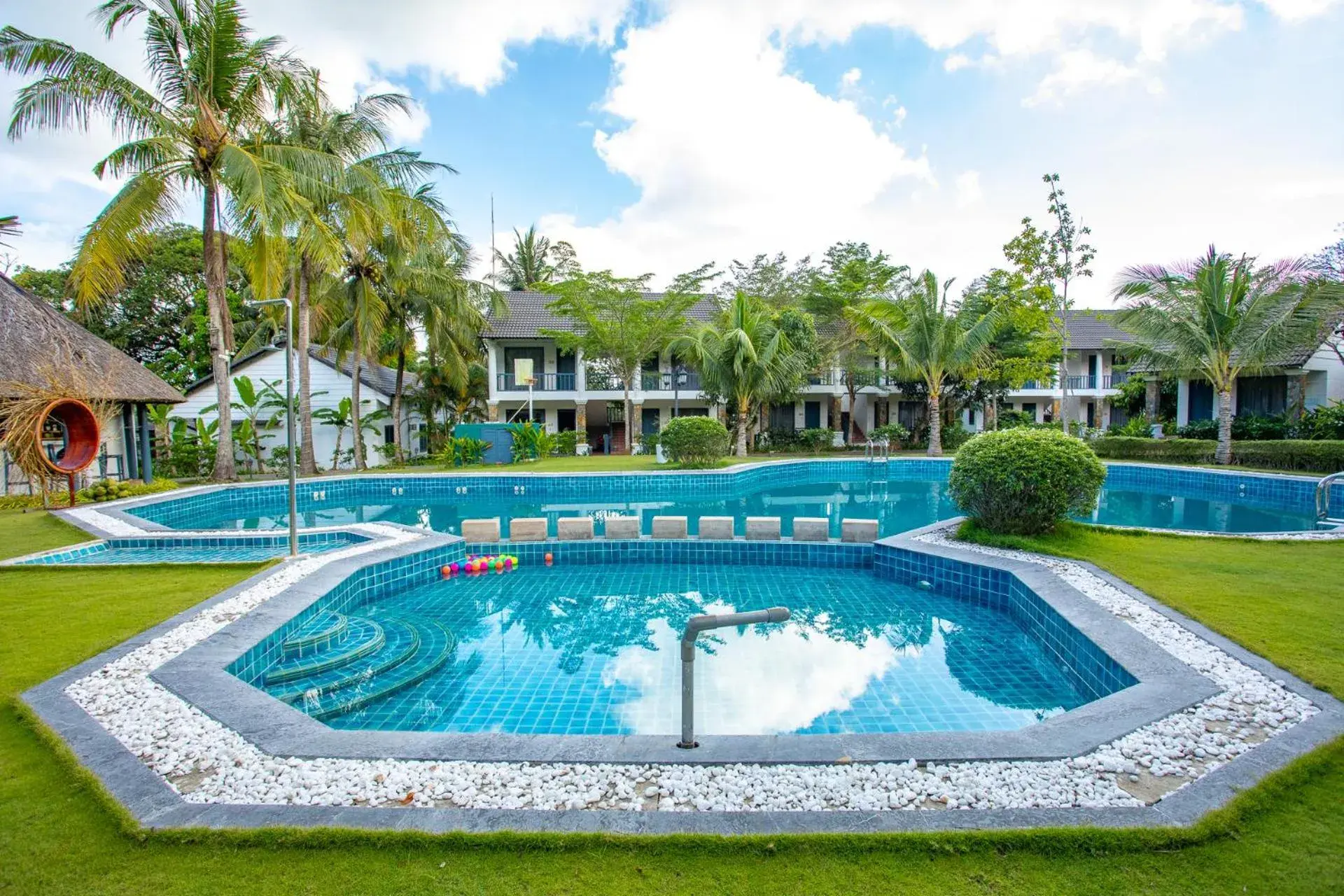 Swimming pool in Santa Garden Resort Swimming pool in Santa Garden Resort