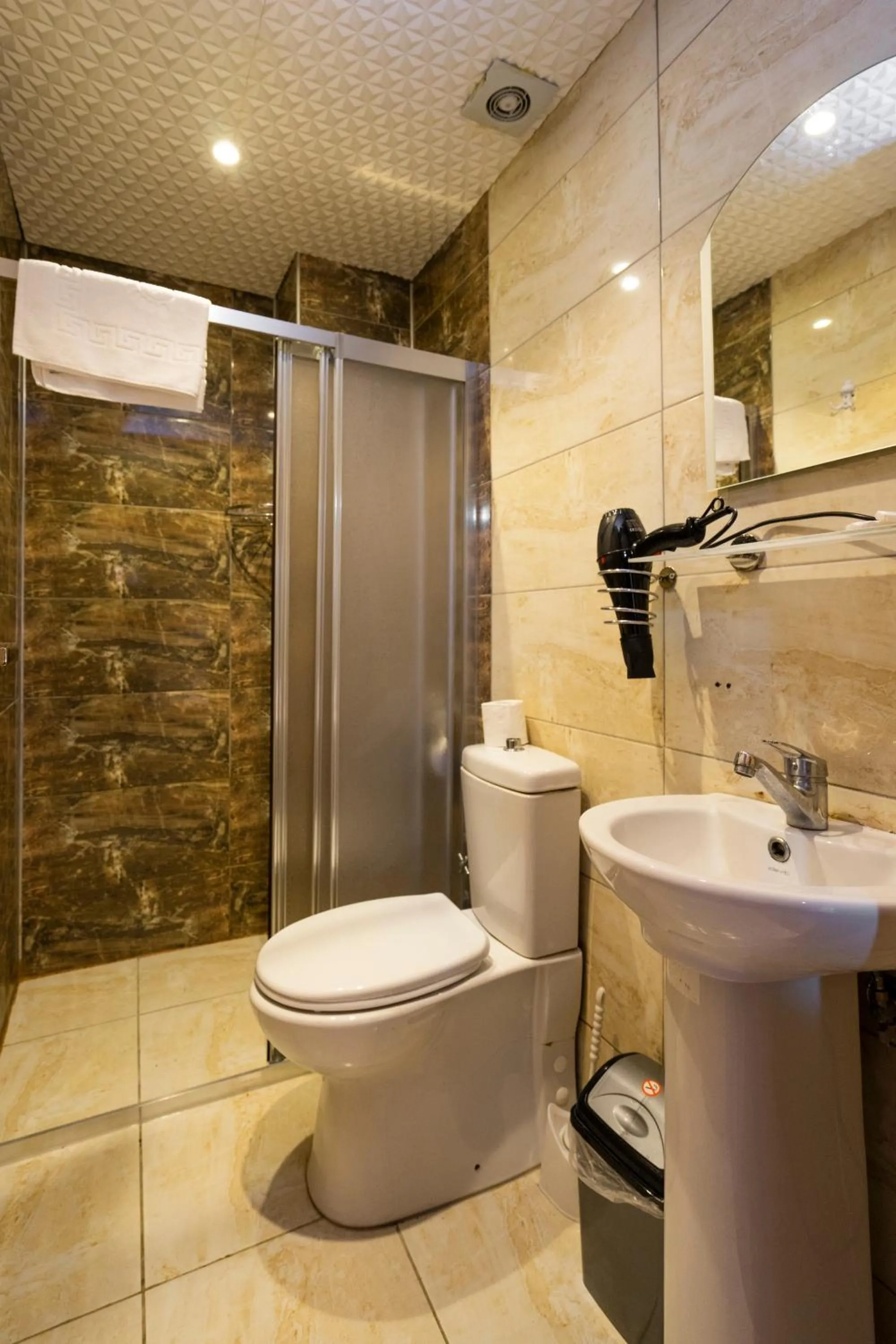 Bathroom in Candy Hotel