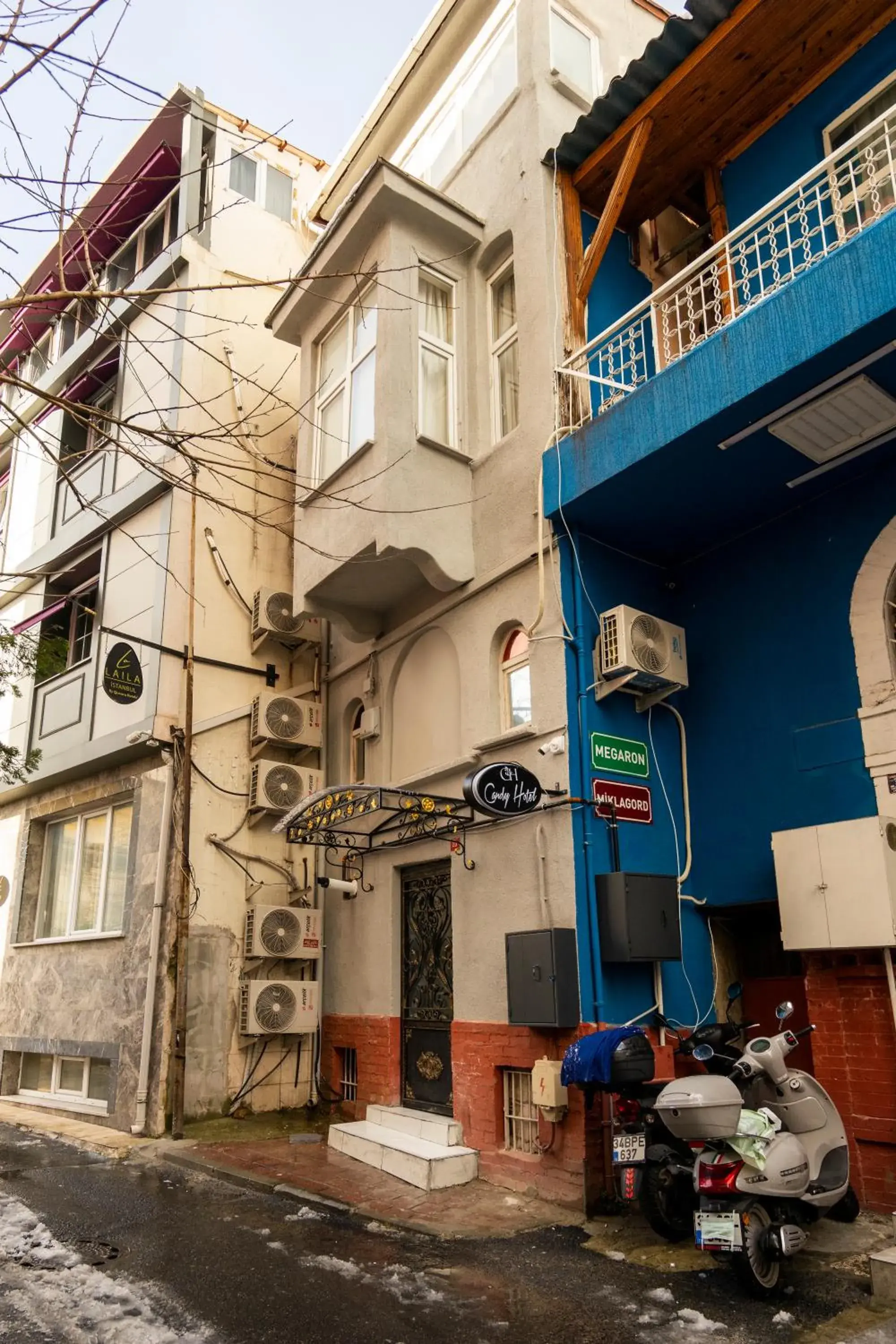 Property building in Candy Boutıque Property building in Candy Boutıque