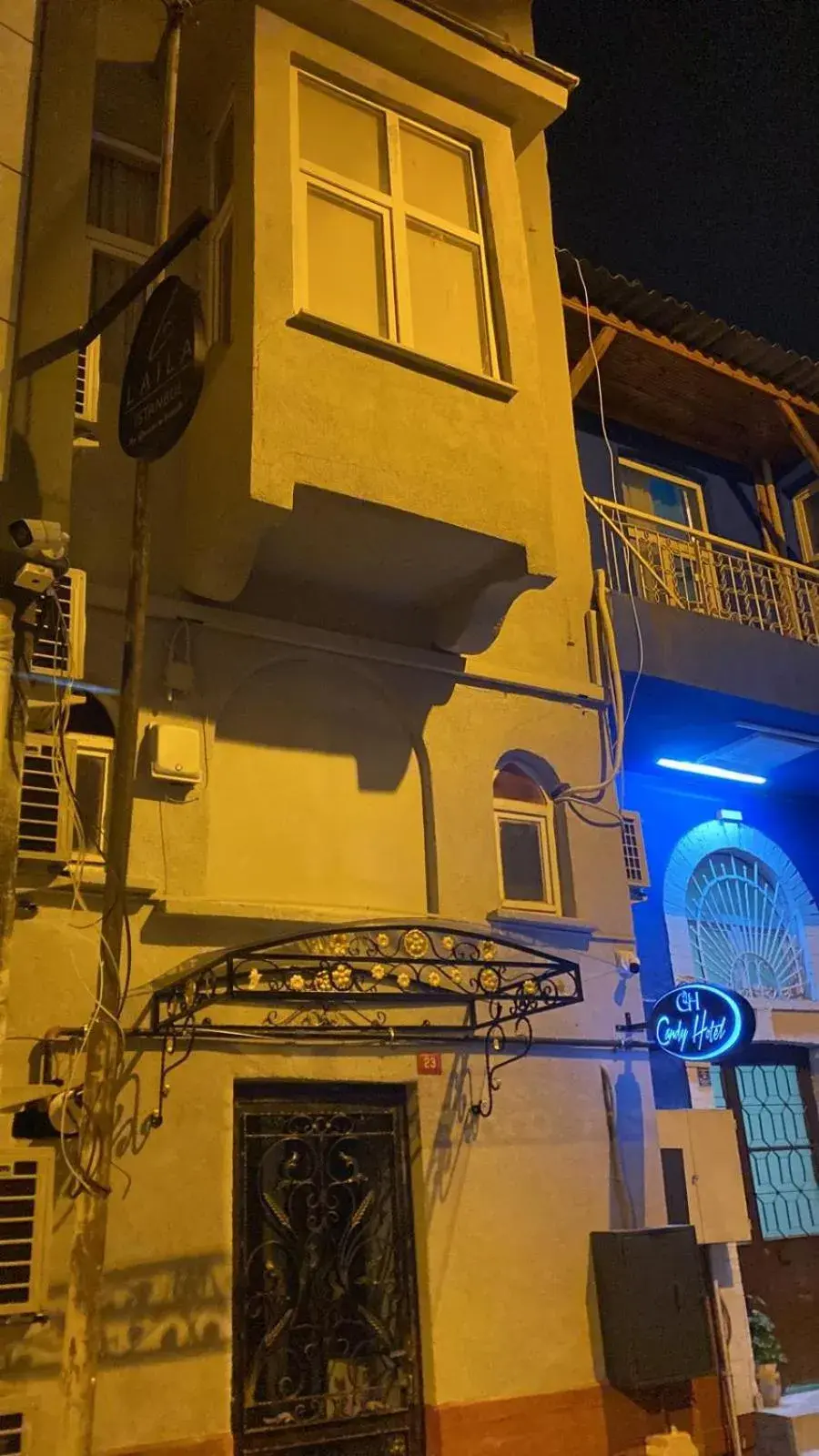 Property building in Candy Boutıque Property building in Candy Boutıque