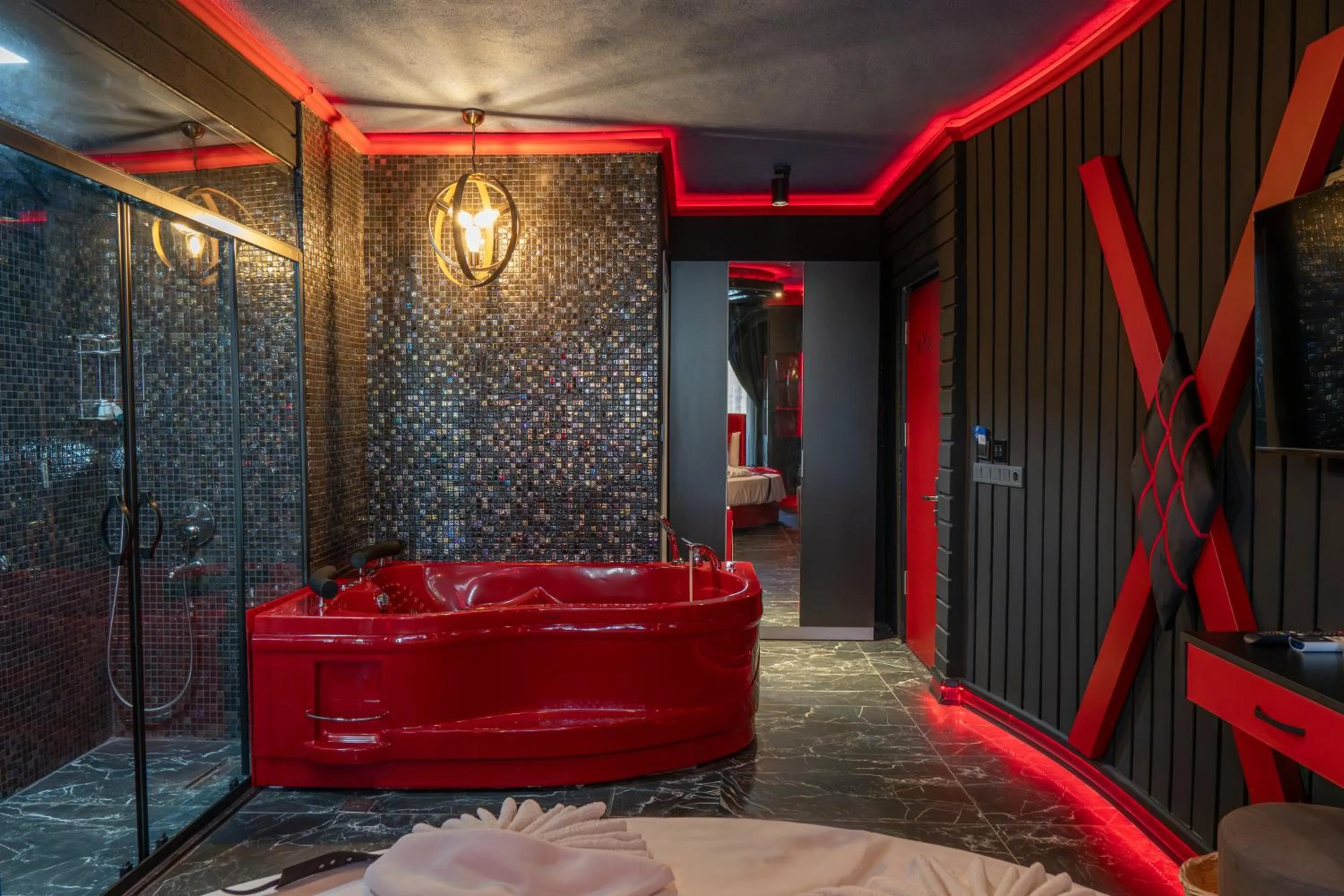 Hot Tub in Mr Crane Hotel