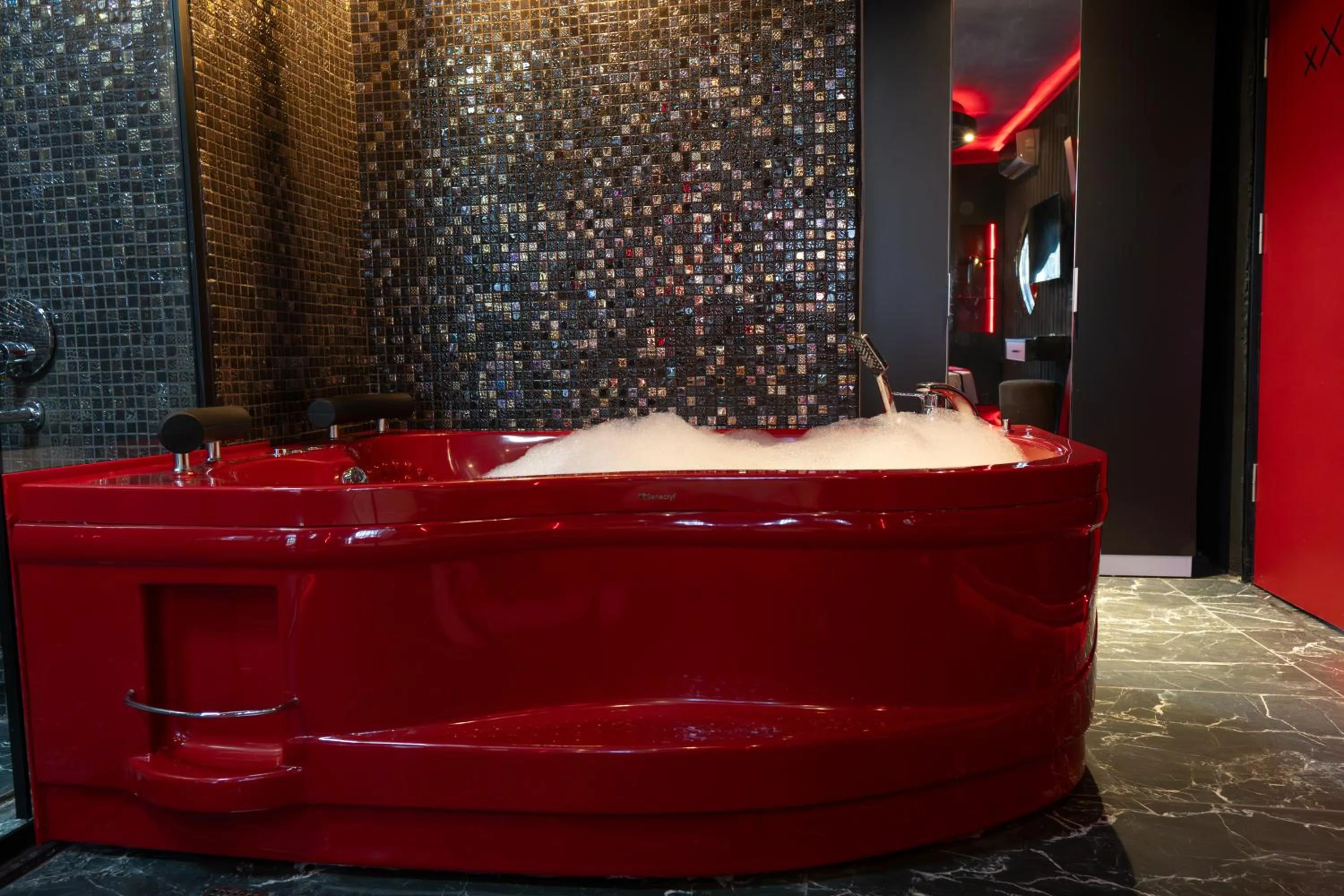 Bath in Mr Crane Hotel