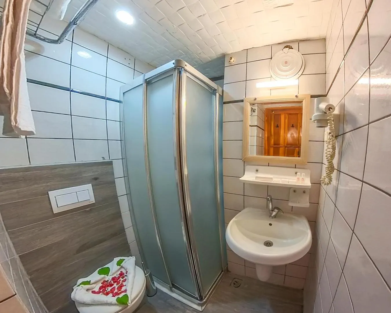 Bathroom in Mr Crane Hotel