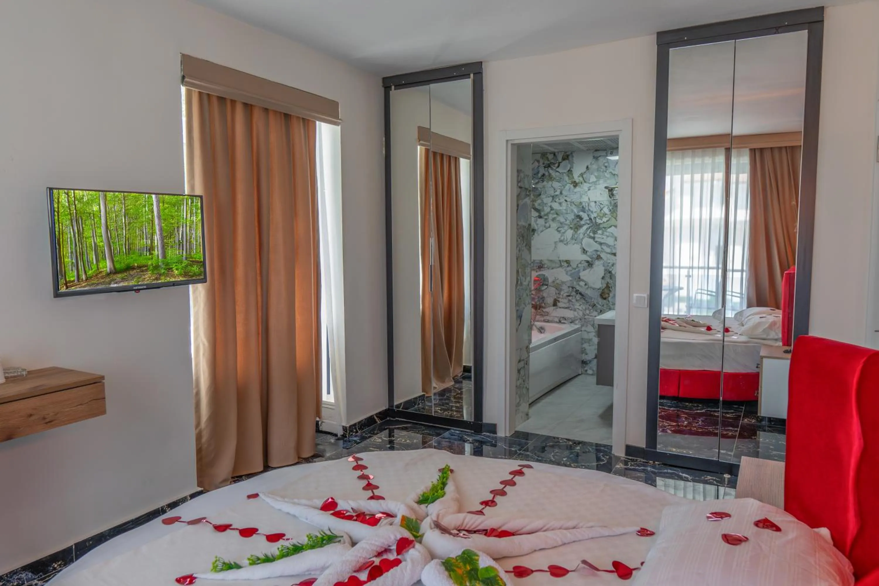 Bedroom, Bed in Mr Crane Hotel