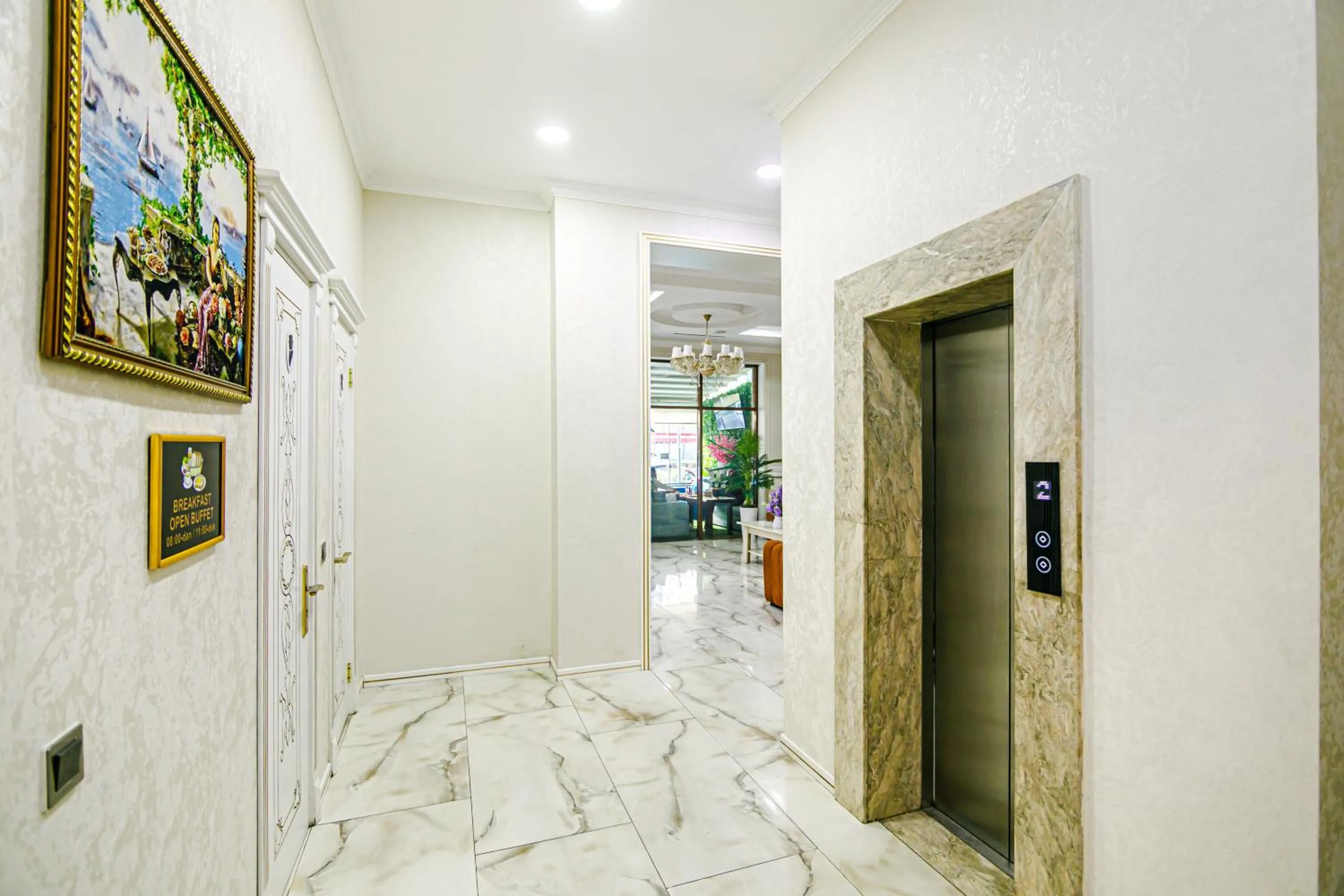 elevator in Maris Hotel Baku