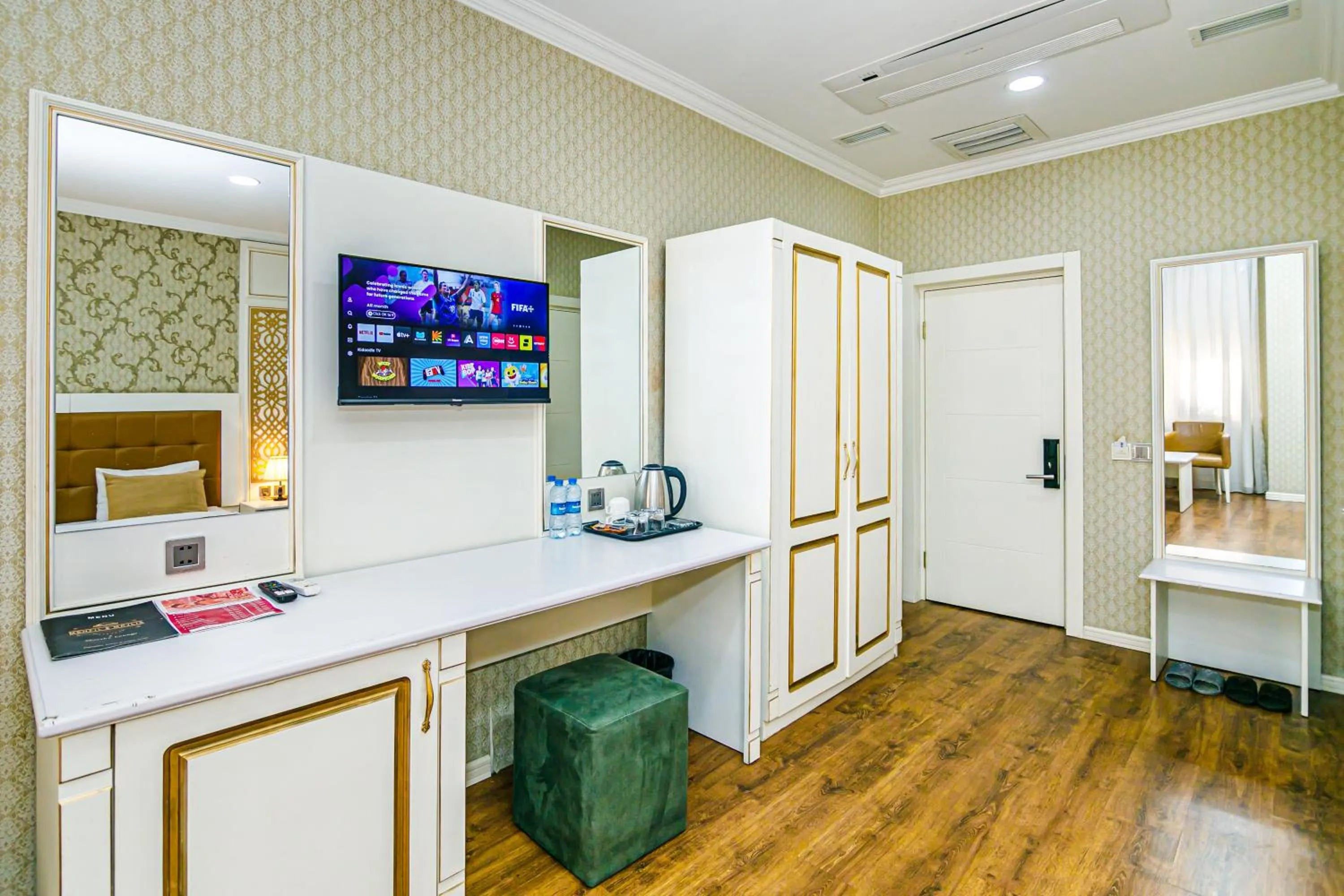 TV and multimedia in Maris Hotel Baku