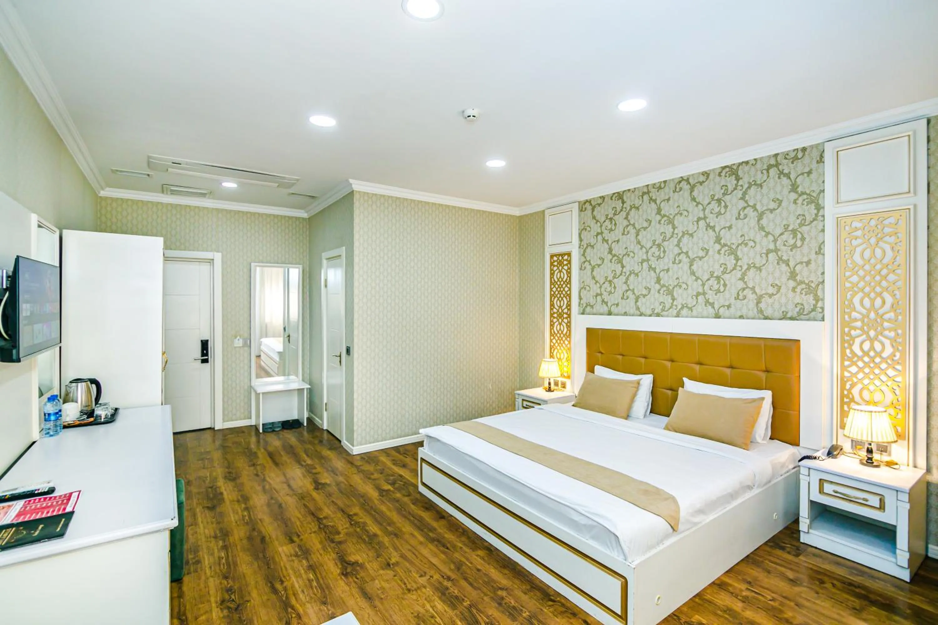 Bedroom, Bed in Maris Hotel Baku