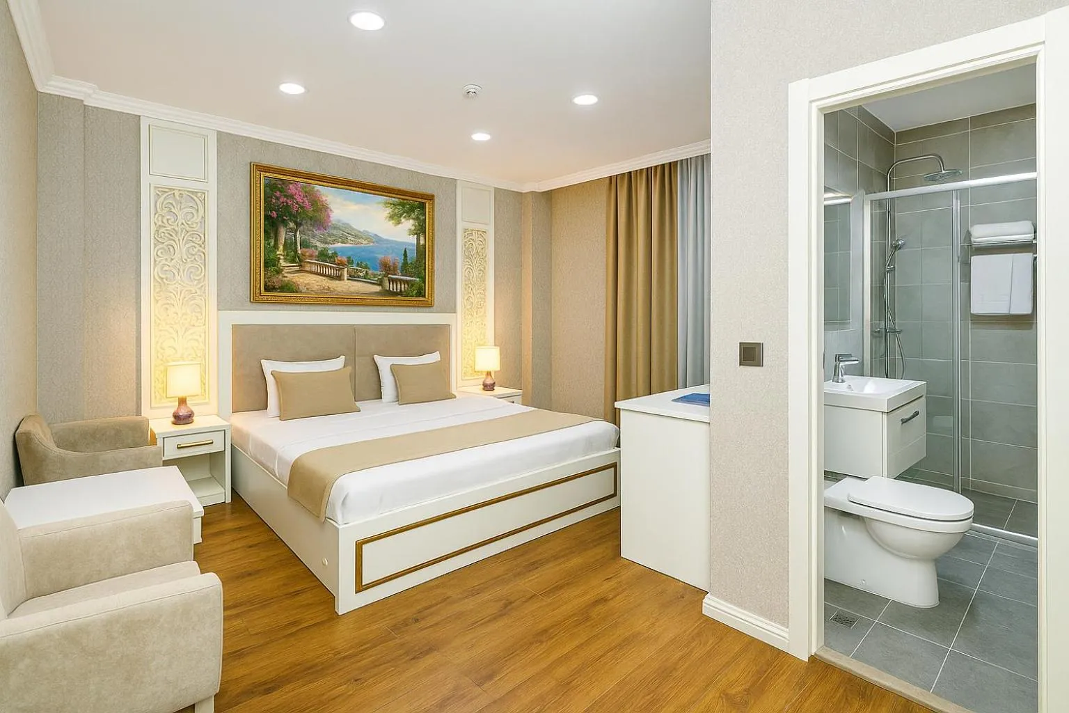 Bedroom, Bed in Maris Hotel Baku