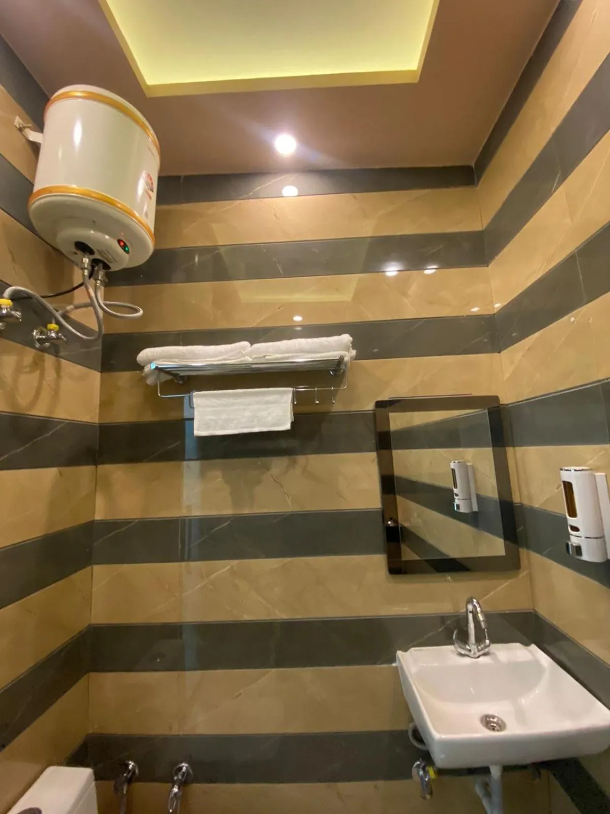 Bathroom in Crescent Inn