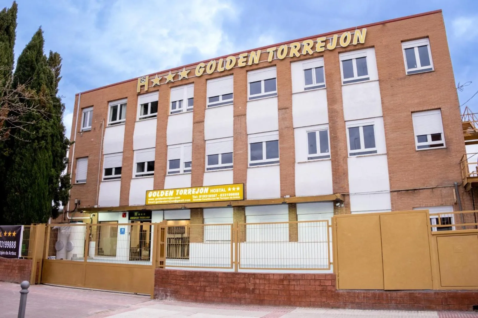 GOLDEN TORREJON