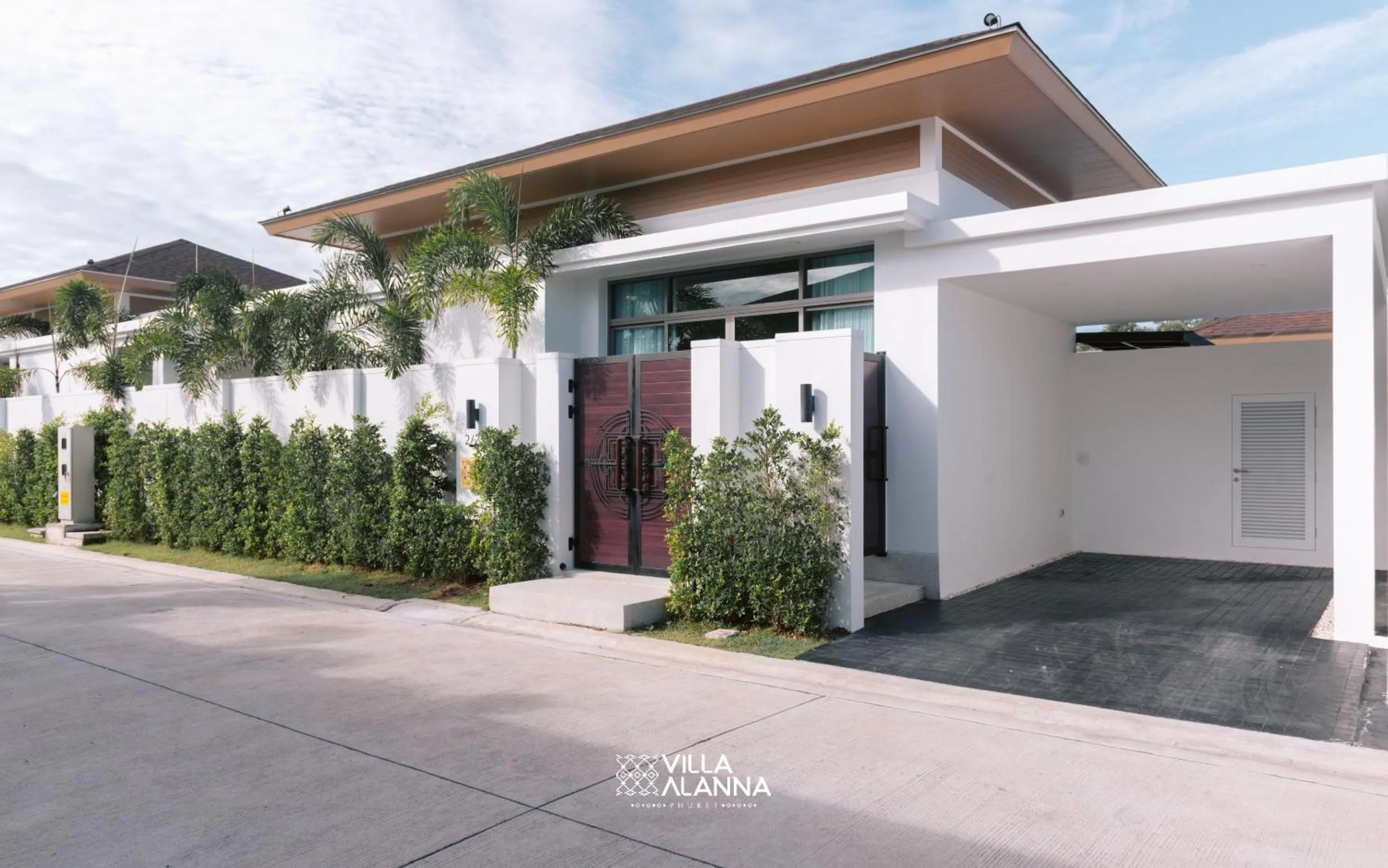 Parking in Villa Alanna Phuket