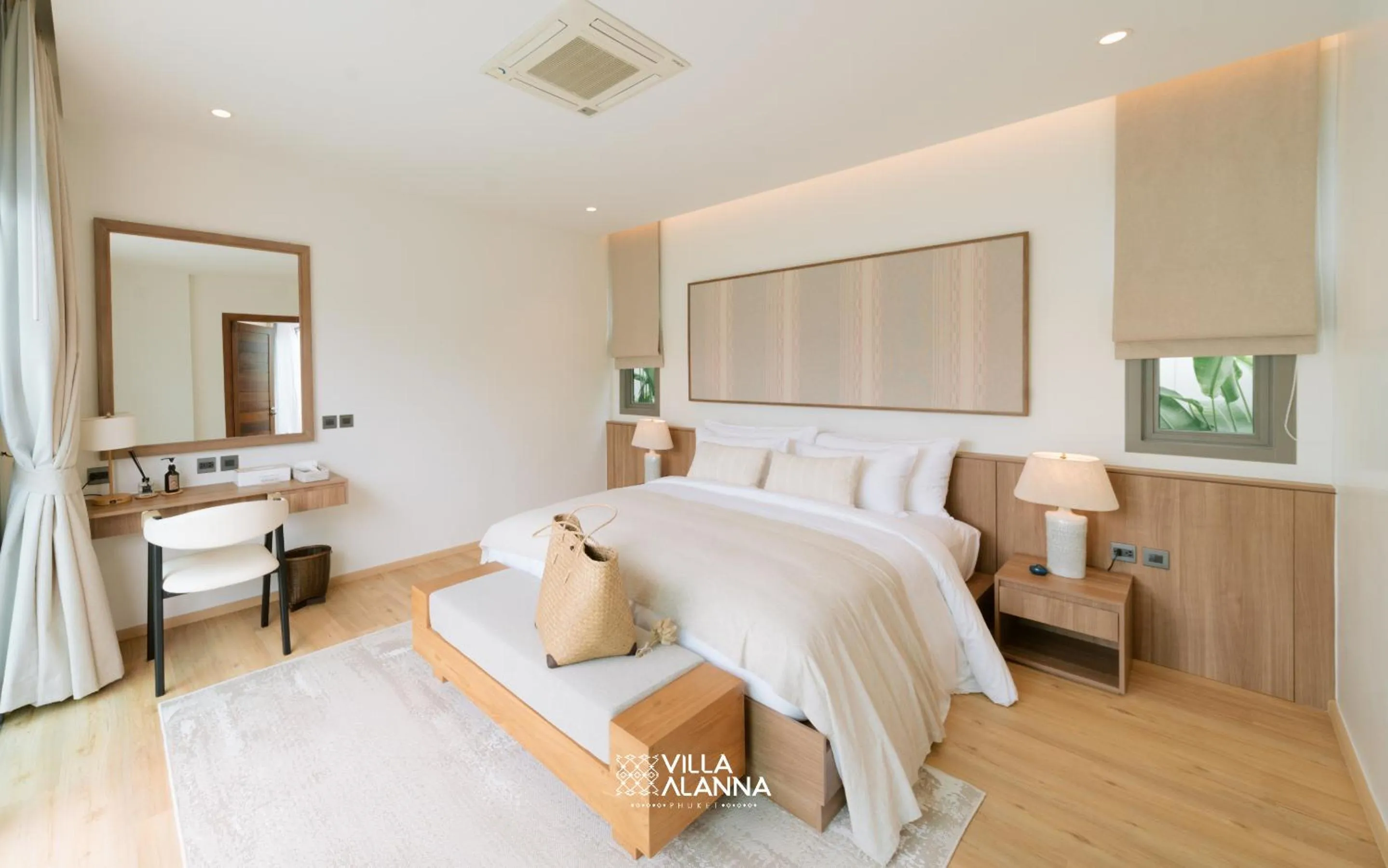 Bedroom, Bed in Villa Alanna Phuket