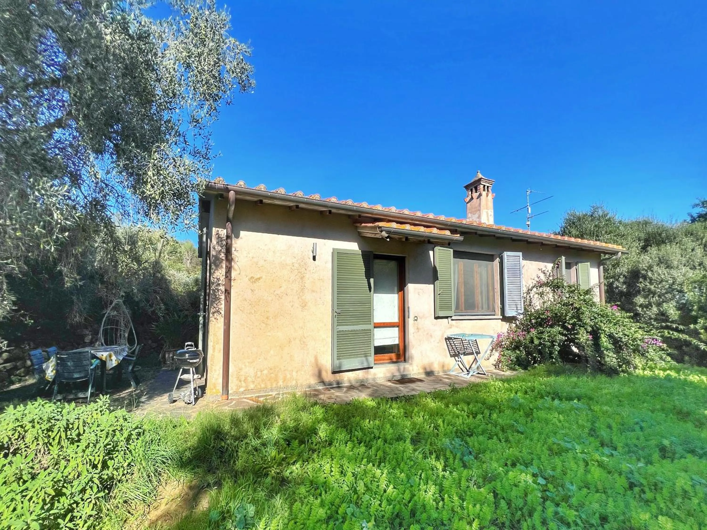 Property building in Agriturismo Porta al Colle