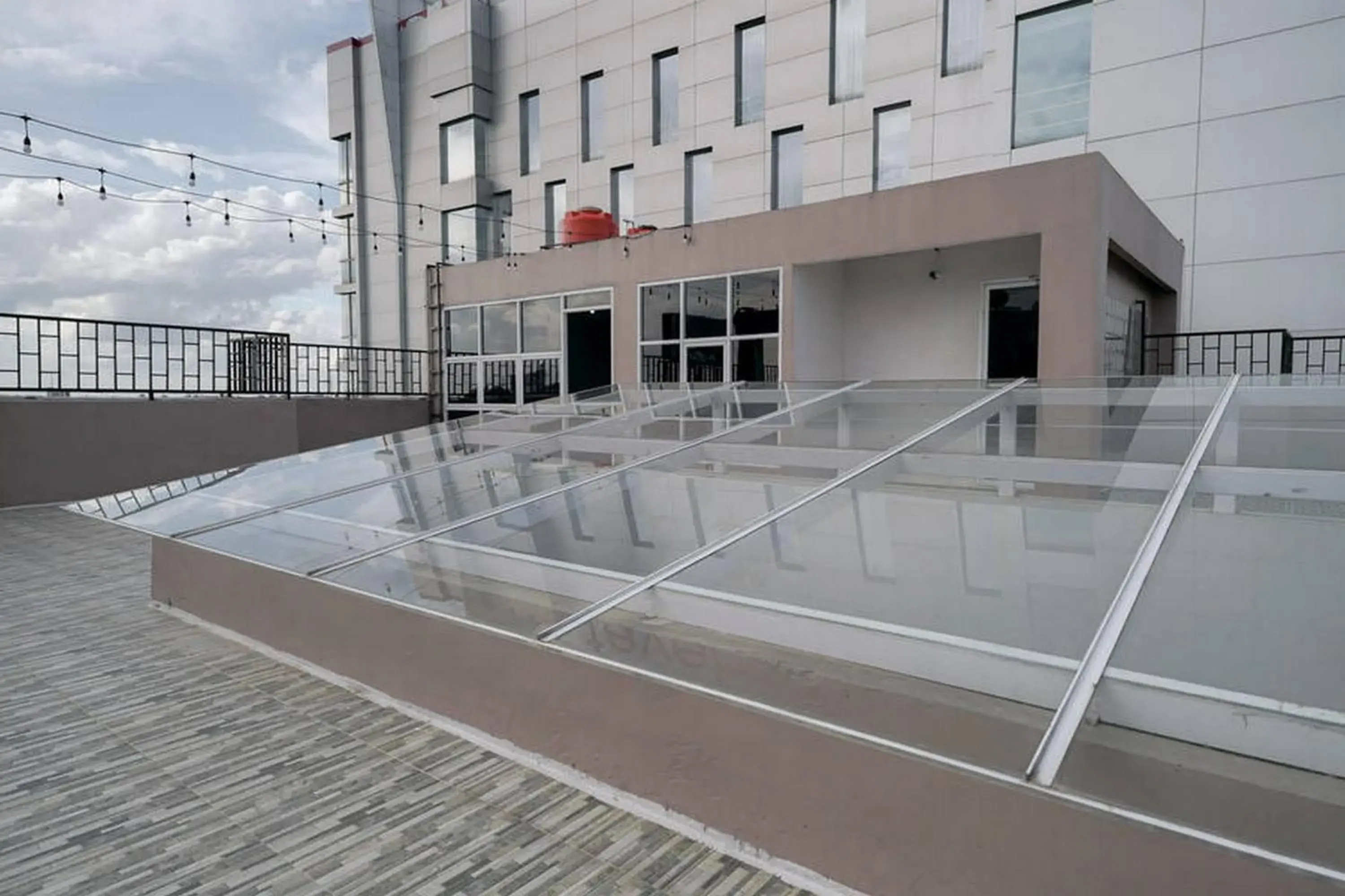 Balcony/Terrace in Urbanview Hotel Bari Syariah Palembang By RedDoorz Balcony/Terrace in Urbanview Hotel Bari Syariah Palembang By RedDoorz