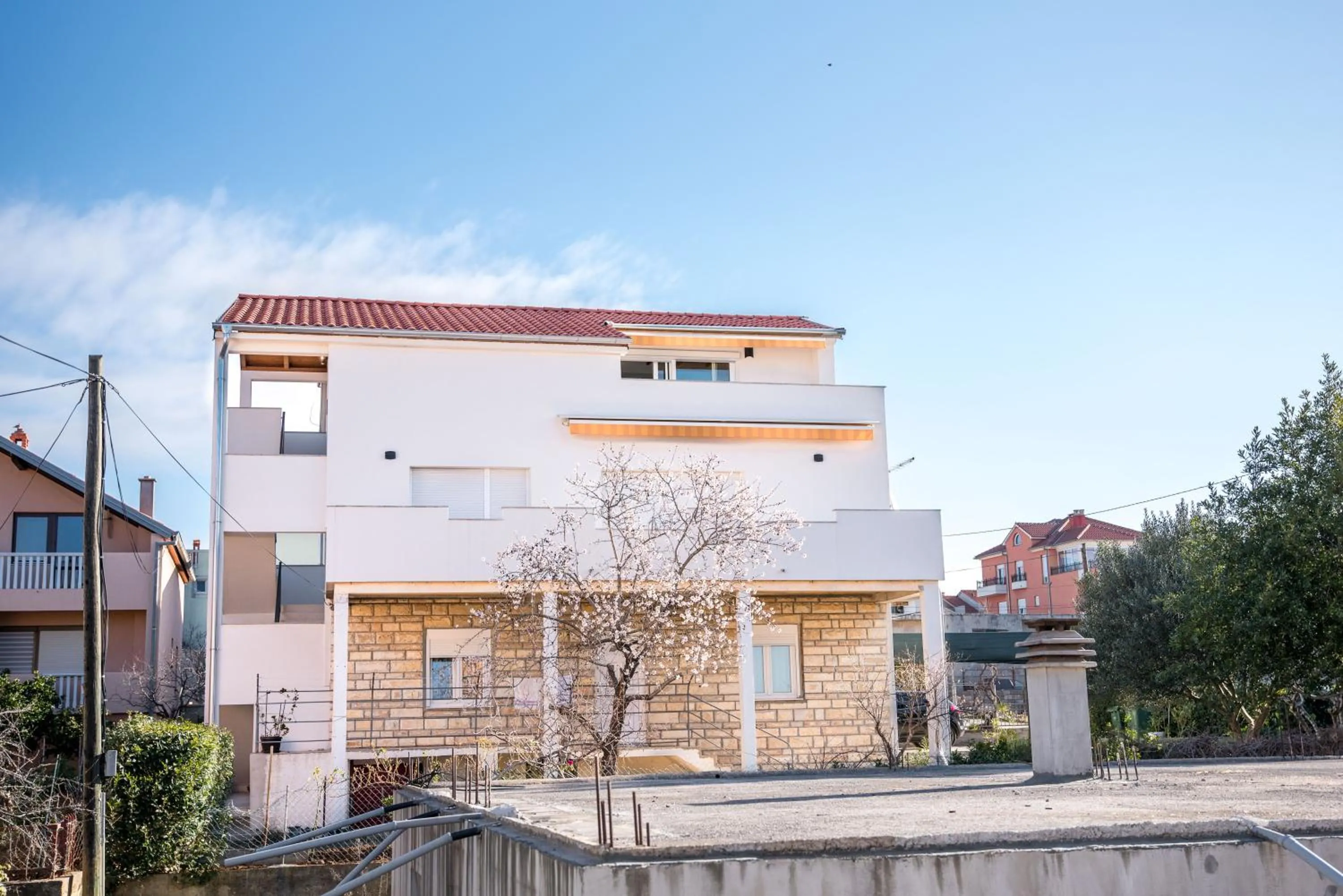 Property building in Villa Aurora