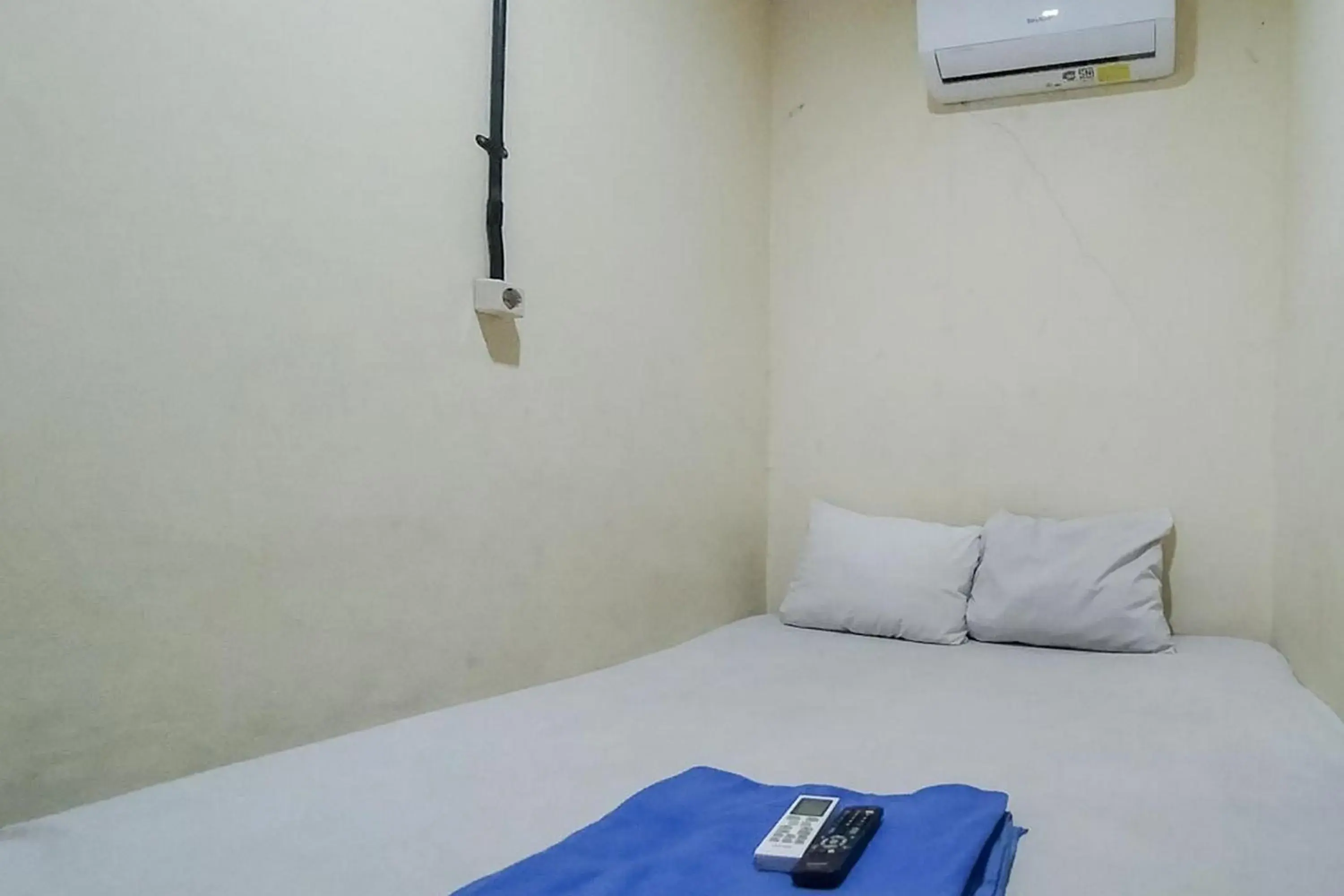 Bed in Swahouse Tanjung Priok Syariah Mitra RedDoorz Bed in Swahouse Tanjung Priok Syariah Mitra RedDoorz