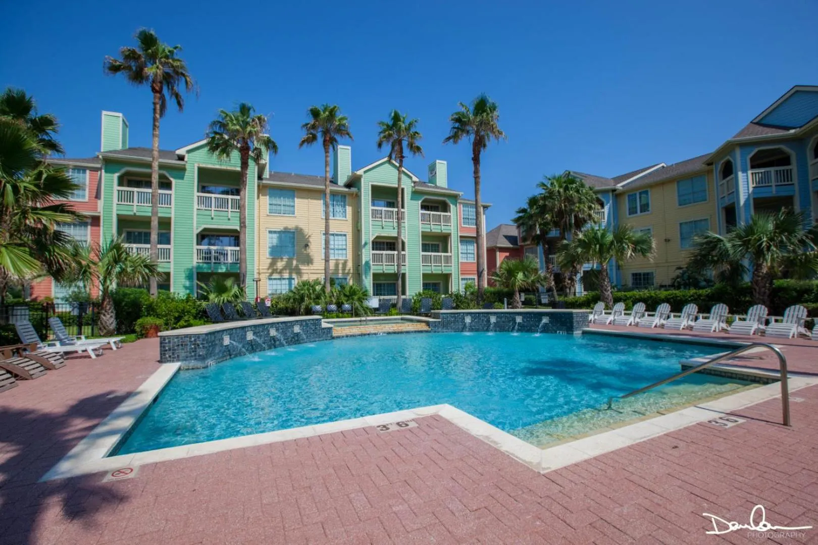 Swimming pool in Island Getaway