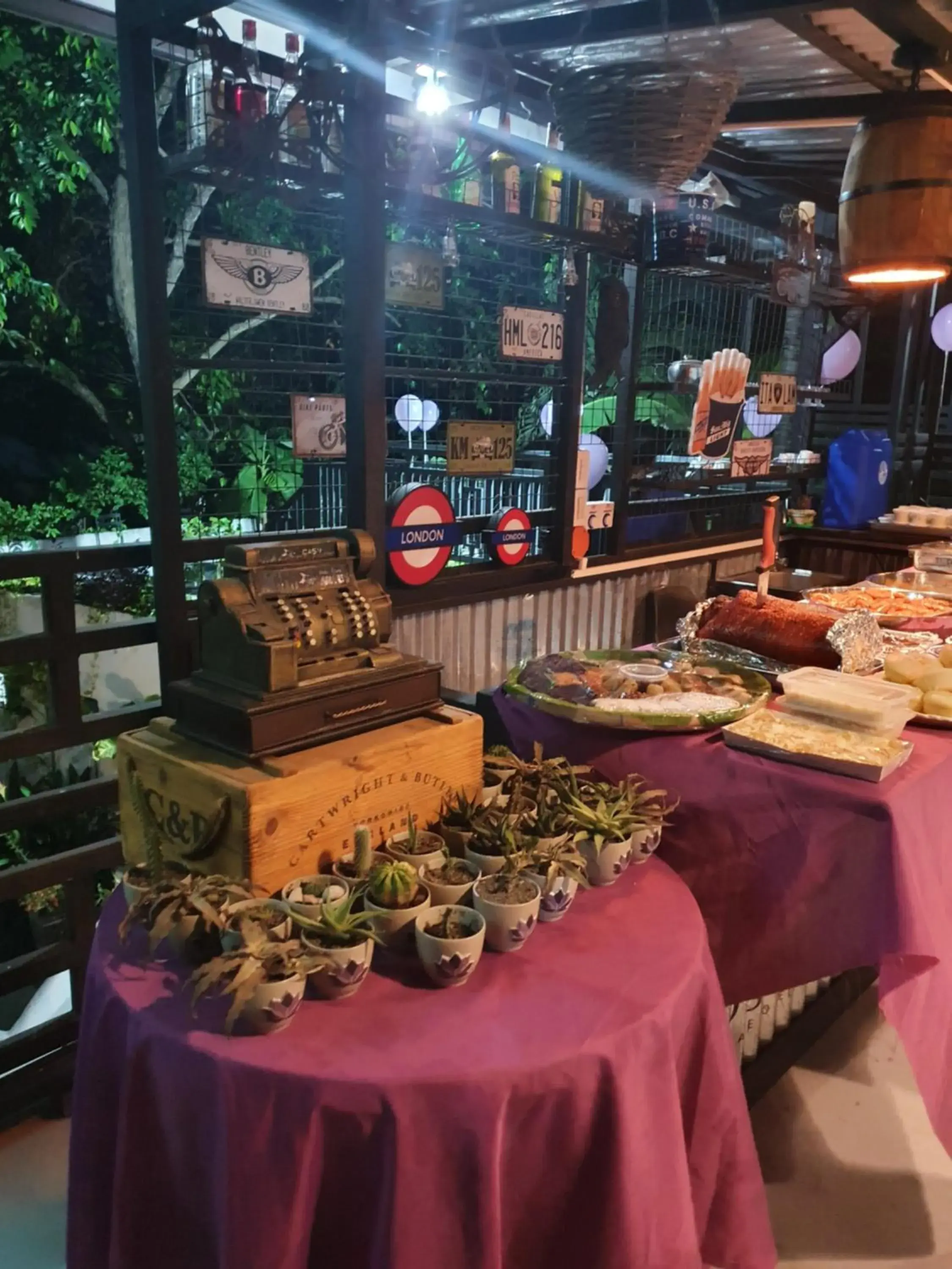 Restaurant/places to eat in D Sanctum Resort Restaurant/places to eat in D Sanctum Resort