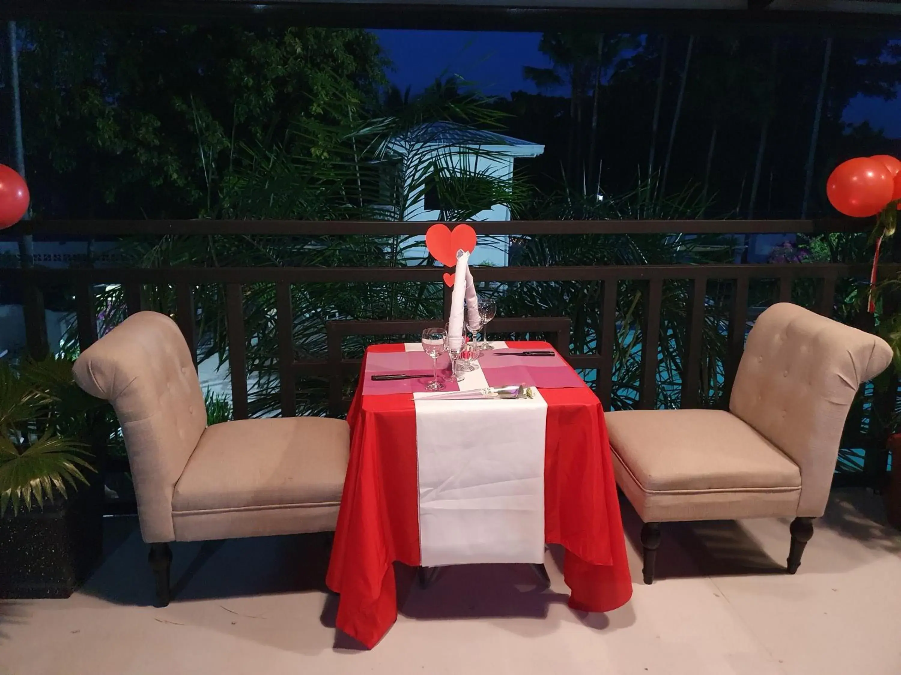 Restaurant/places to eat in D Sanctum Resort Restaurant/places to eat in D Sanctum Resort