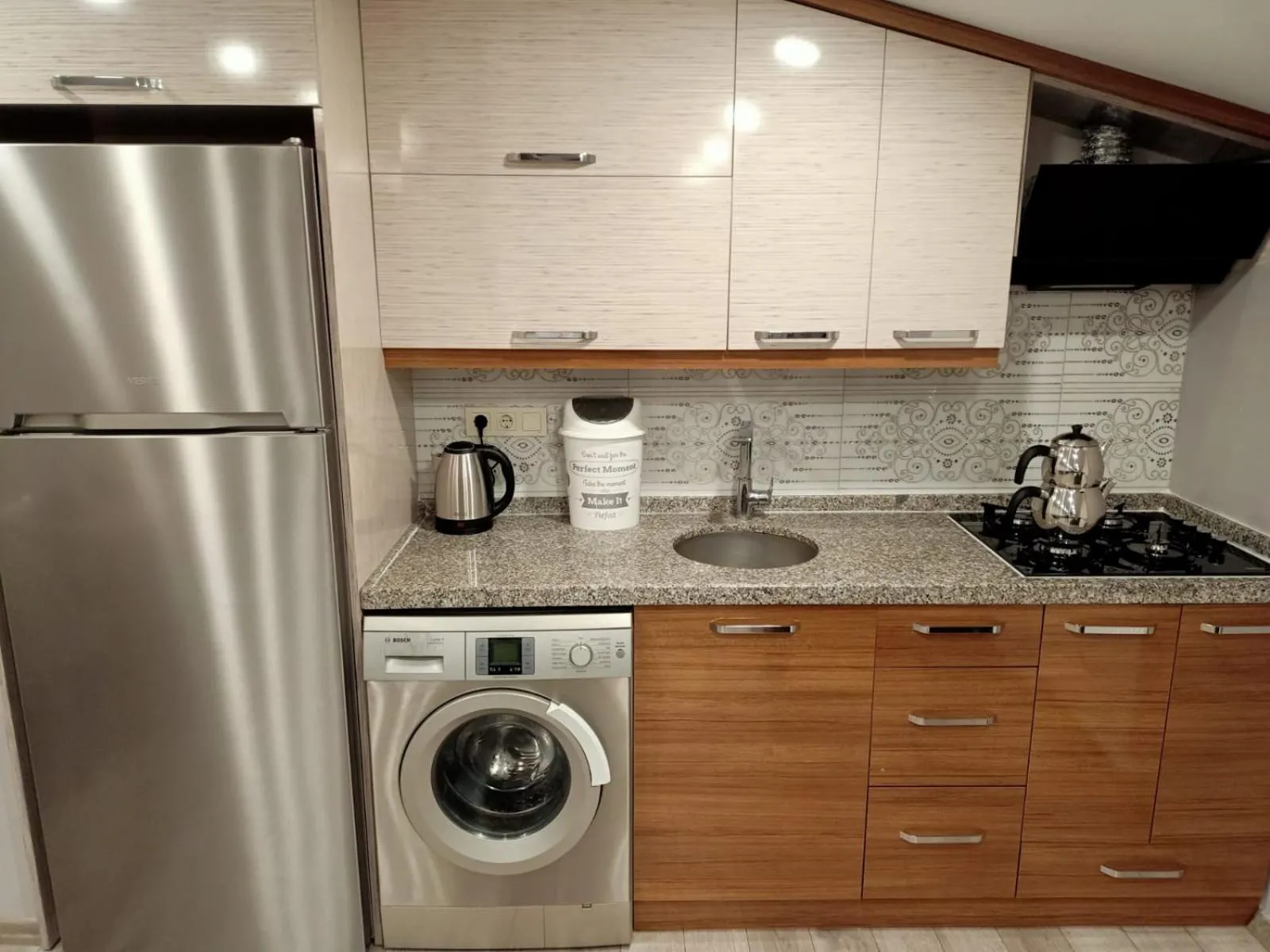 Kitchen or kitchenette in Han PANSİYON