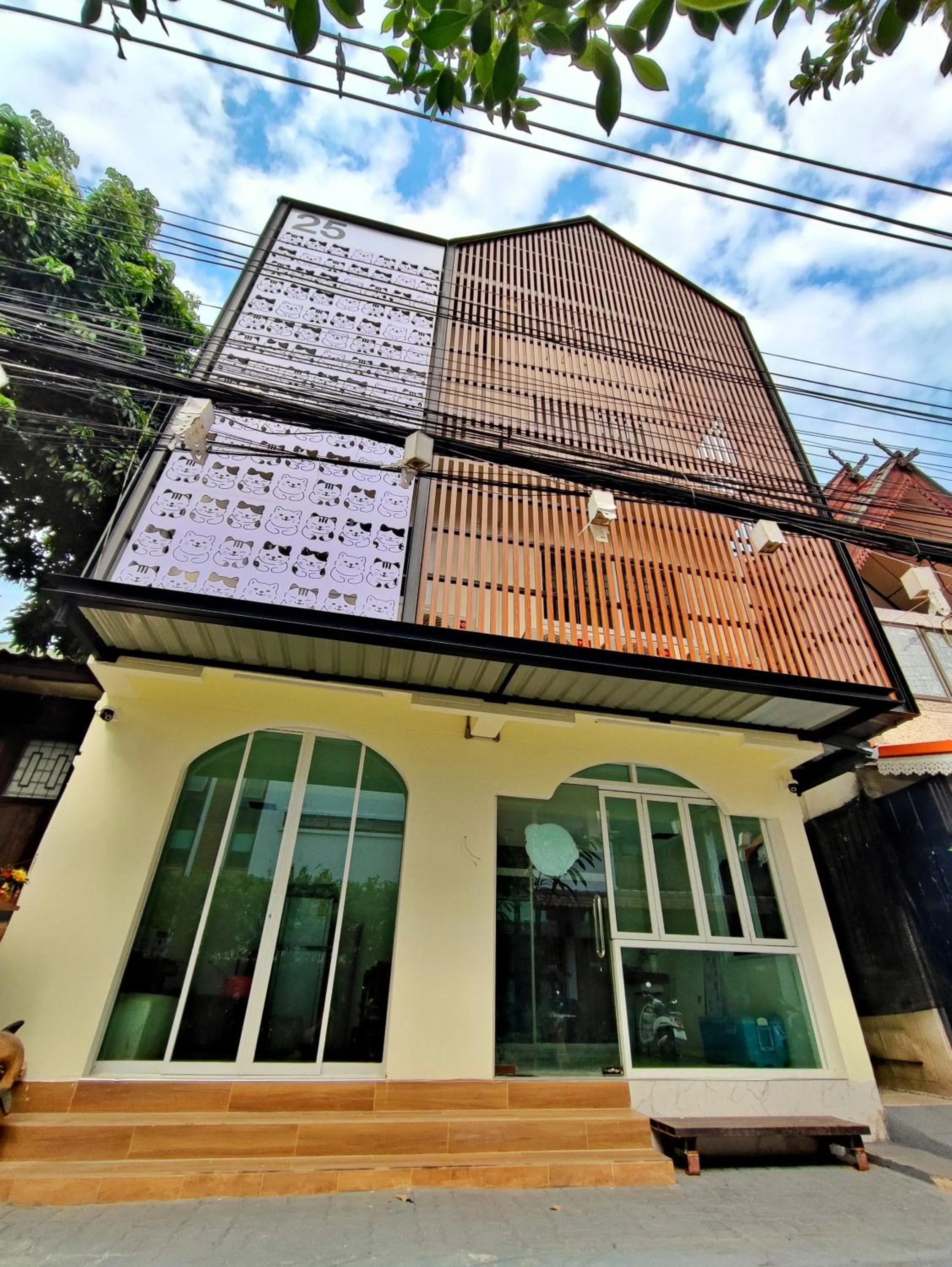 Property building in MiuMiu in da house.