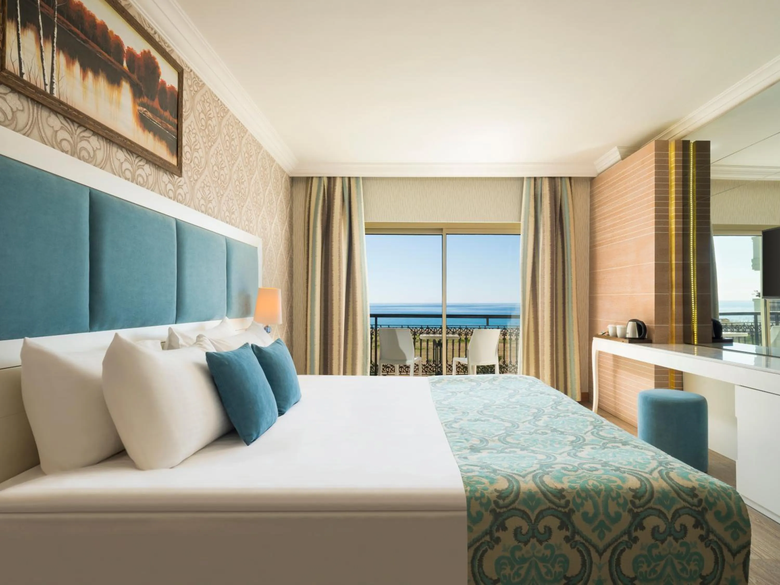 Living room, Bed in Asteria Bloom Side