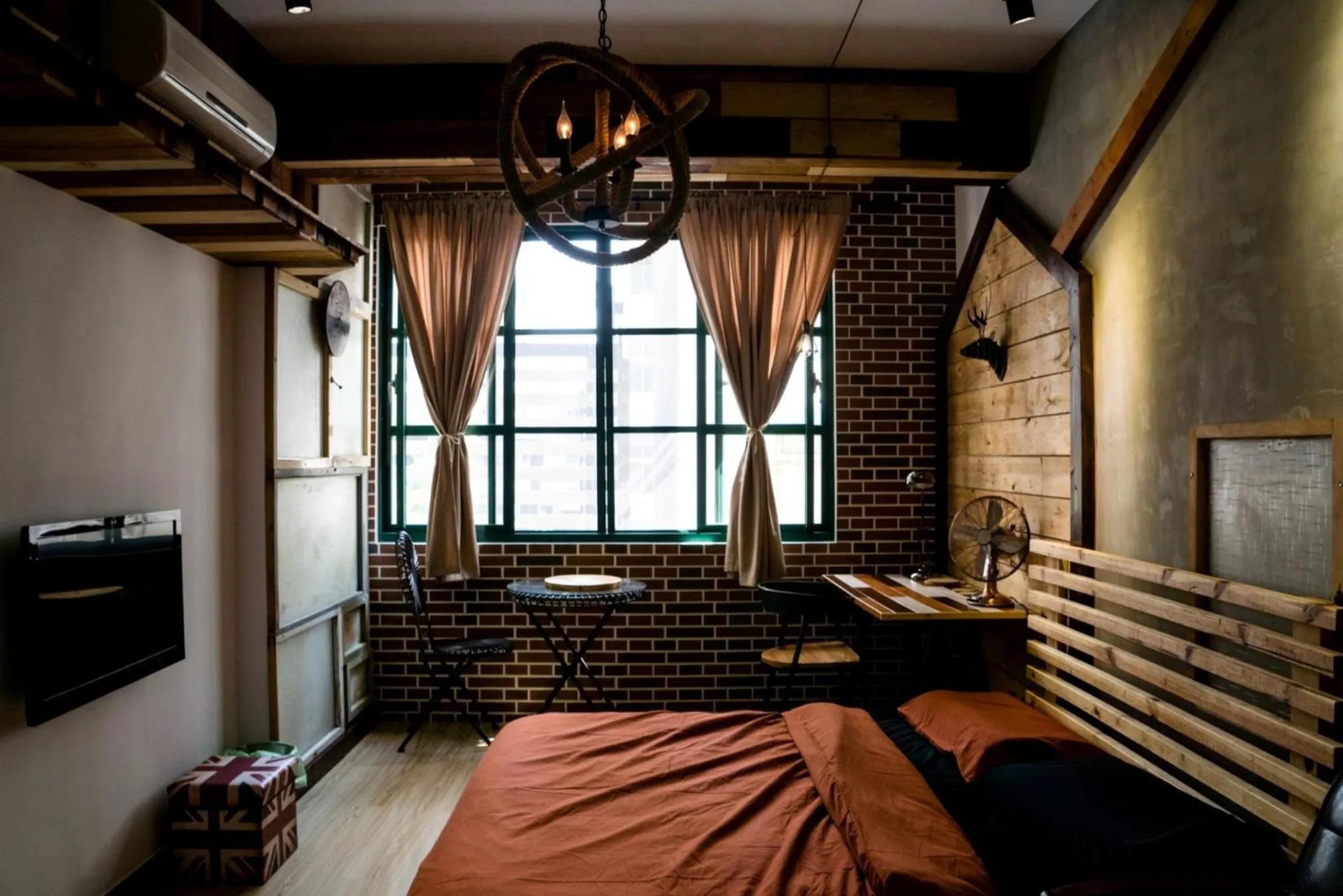 Bedroom, Bed in House Inn House